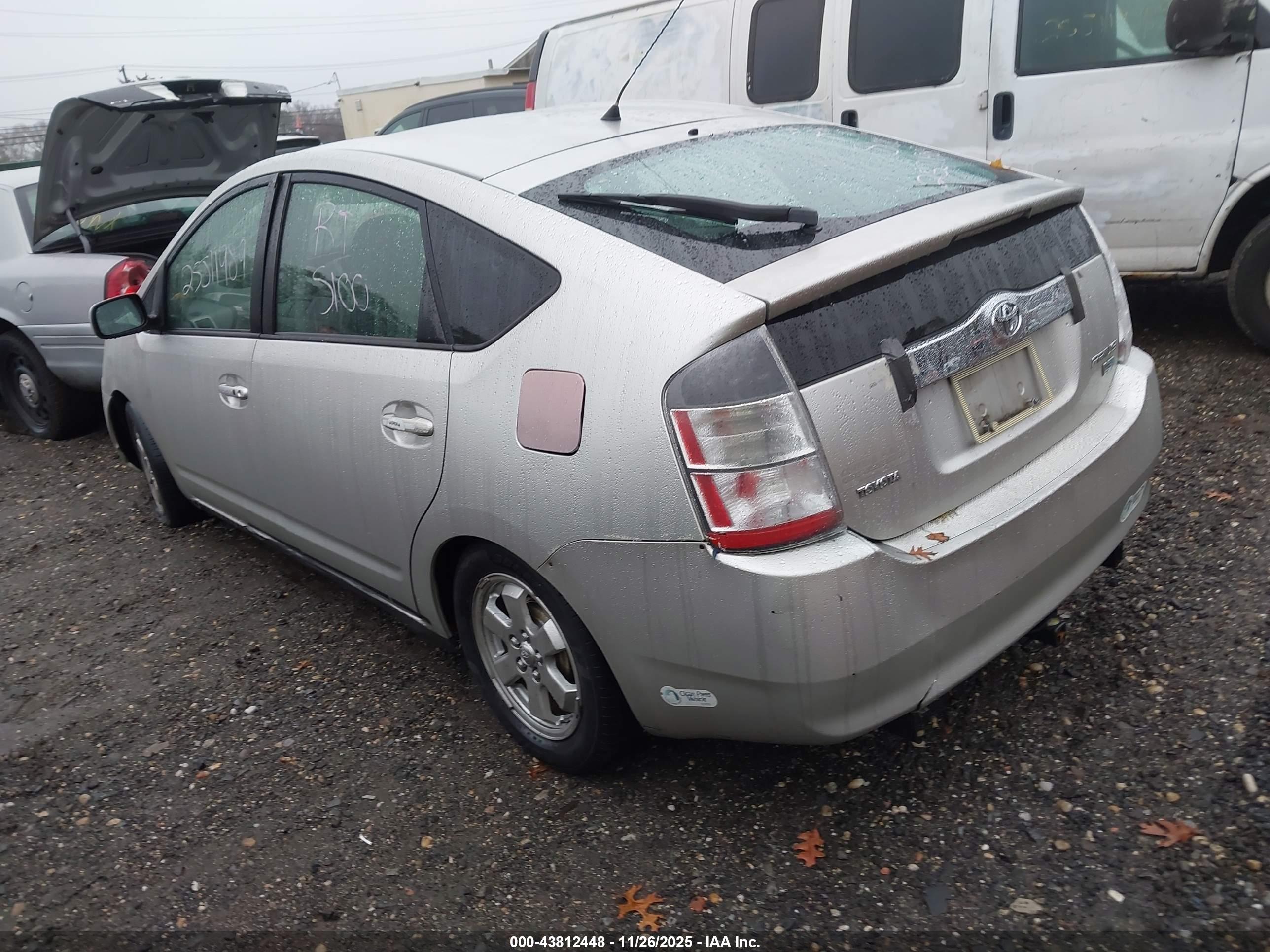 TOYOTA PRIUS image 3