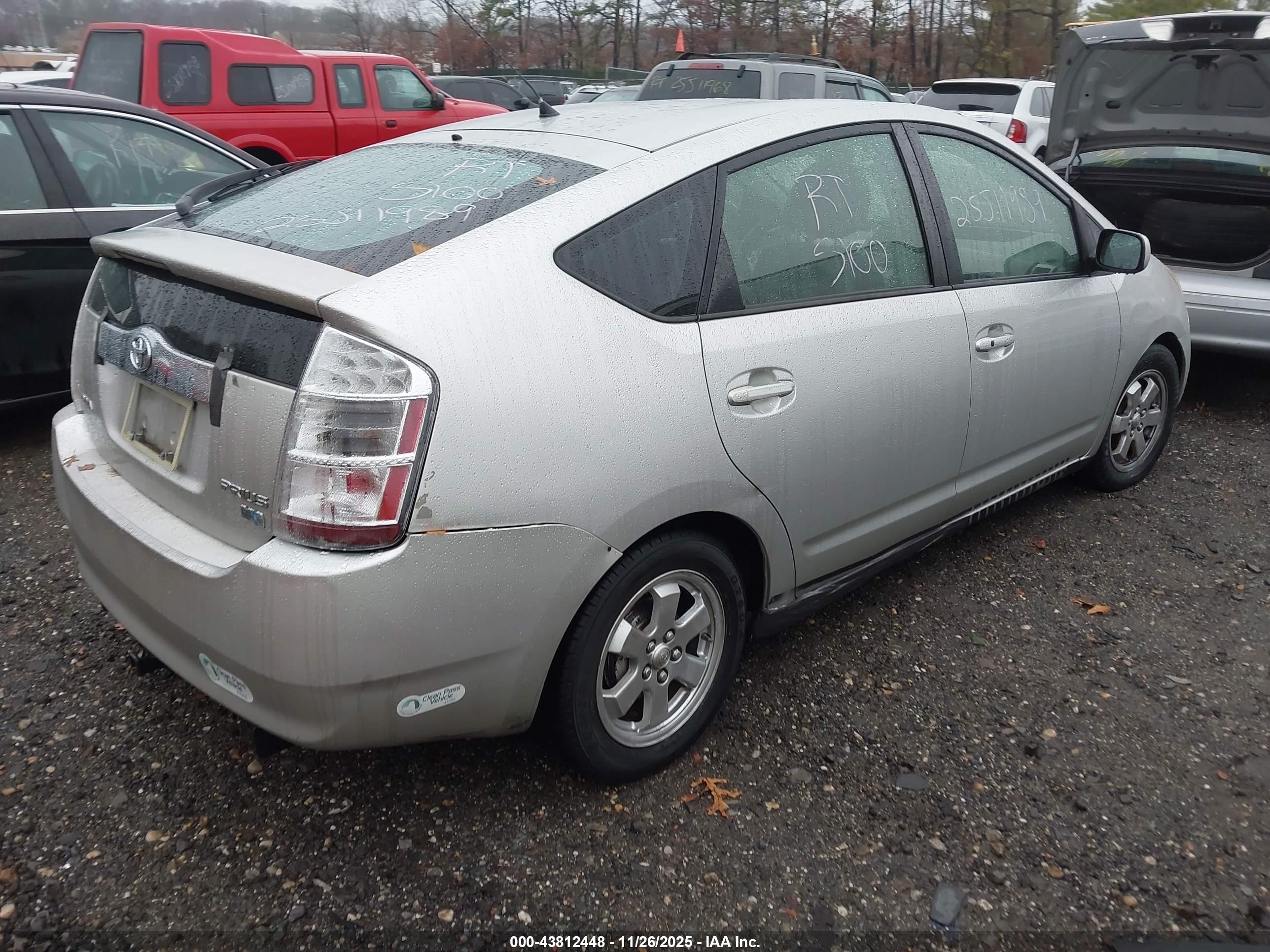TOYOTA PRIUS image 4
