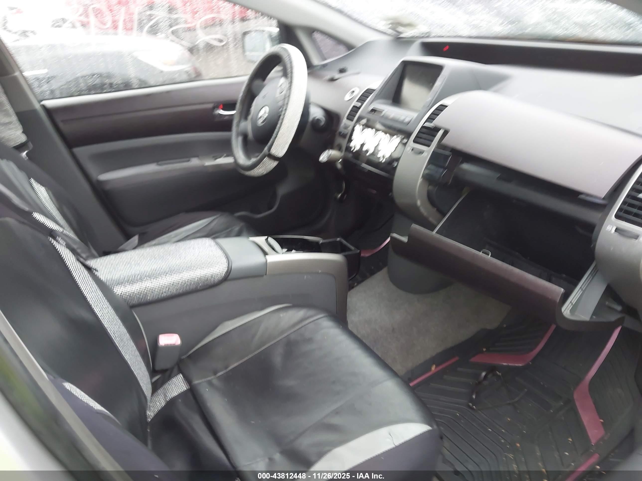 TOYOTA PRIUS image 5