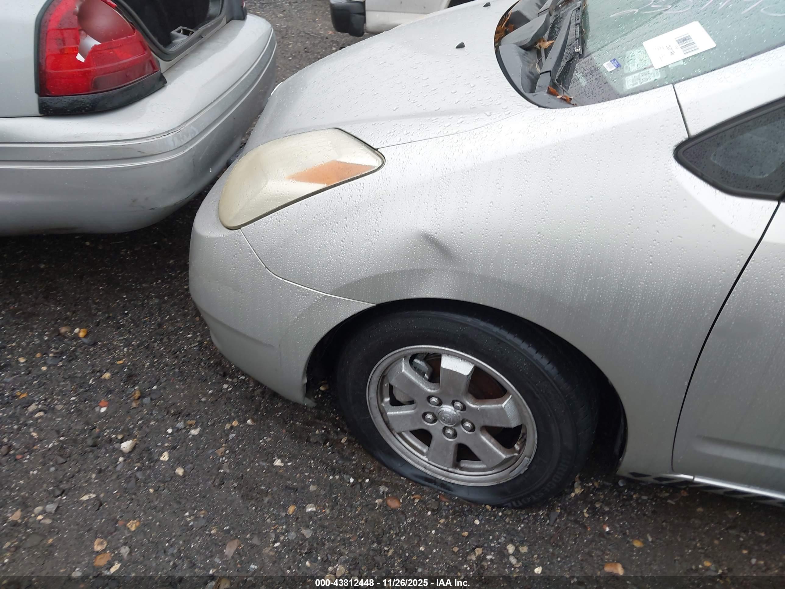 TOYOTA PRIUS image 6