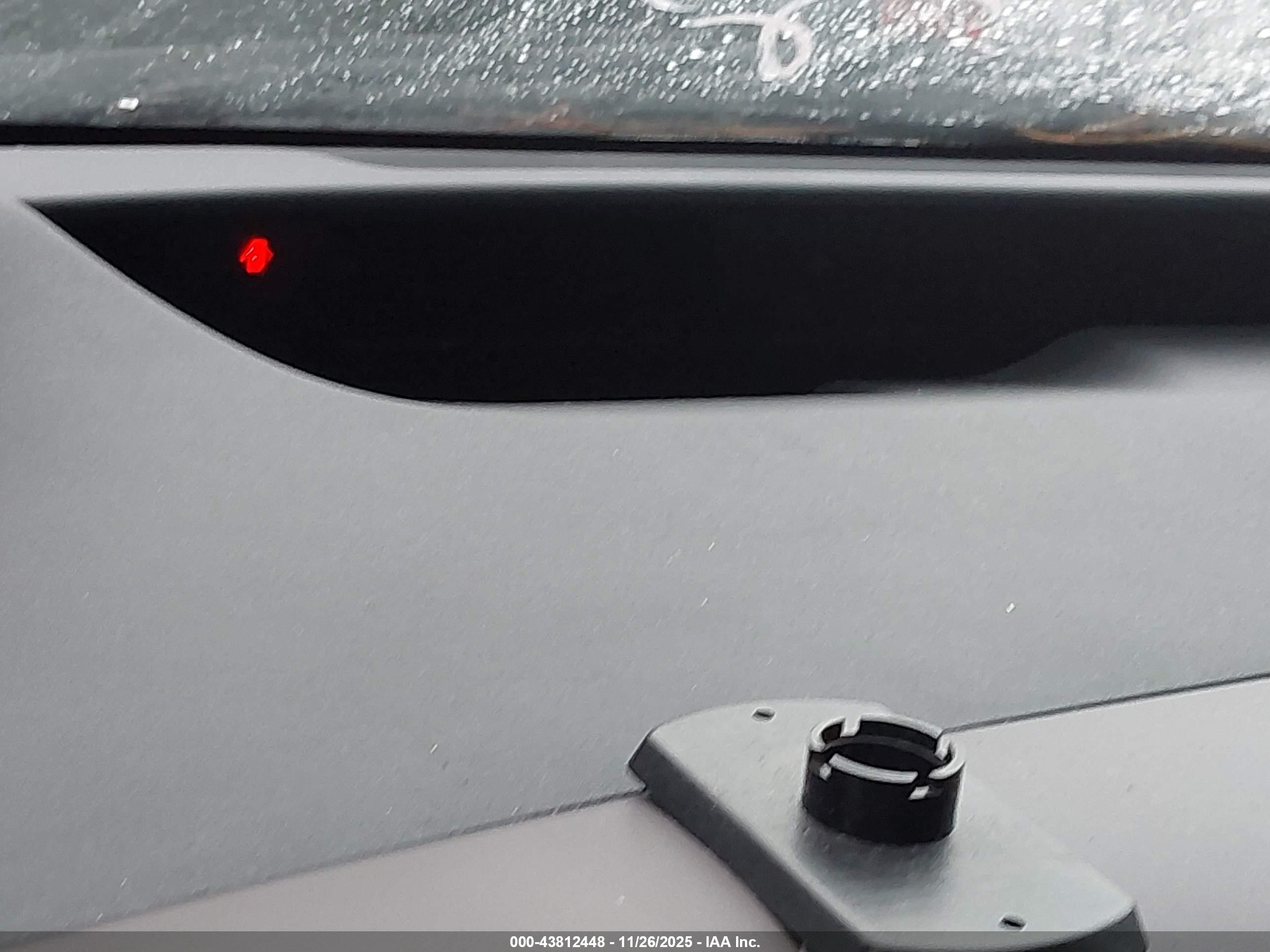 TOYOTA PRIUS image 7