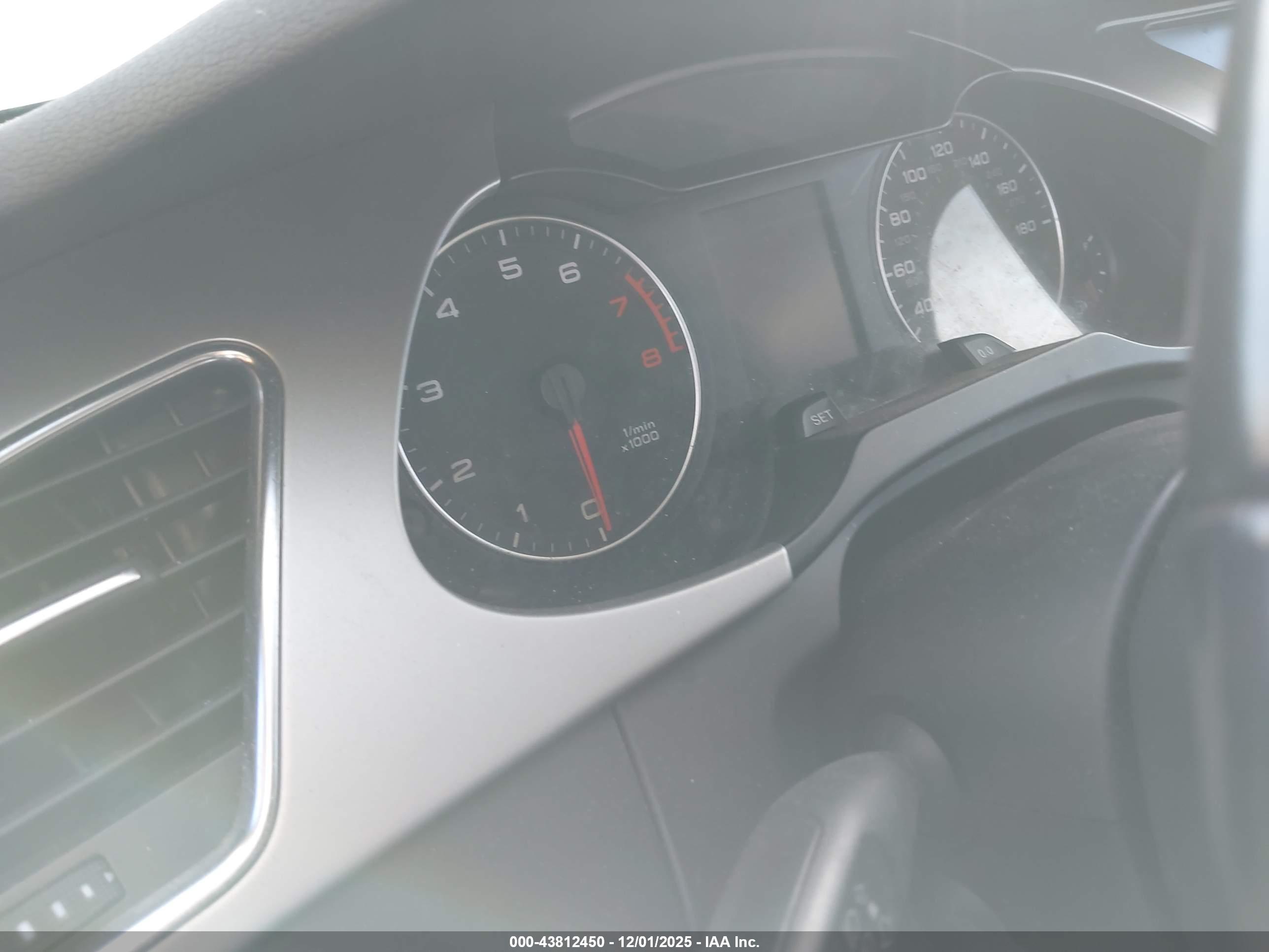 AUDI A4 image 7