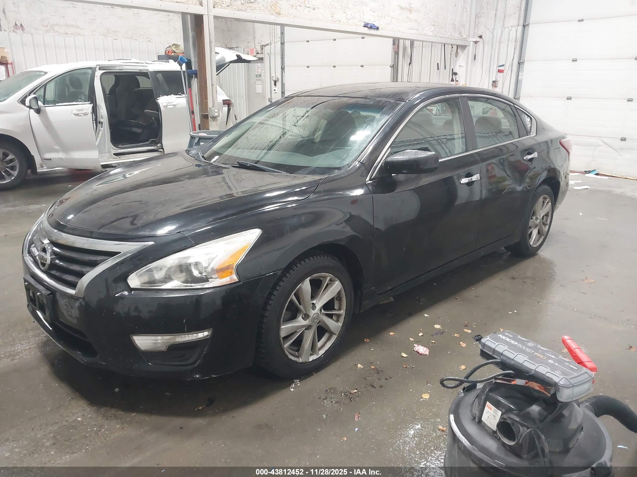 NISSAN ALTIMA image 2
