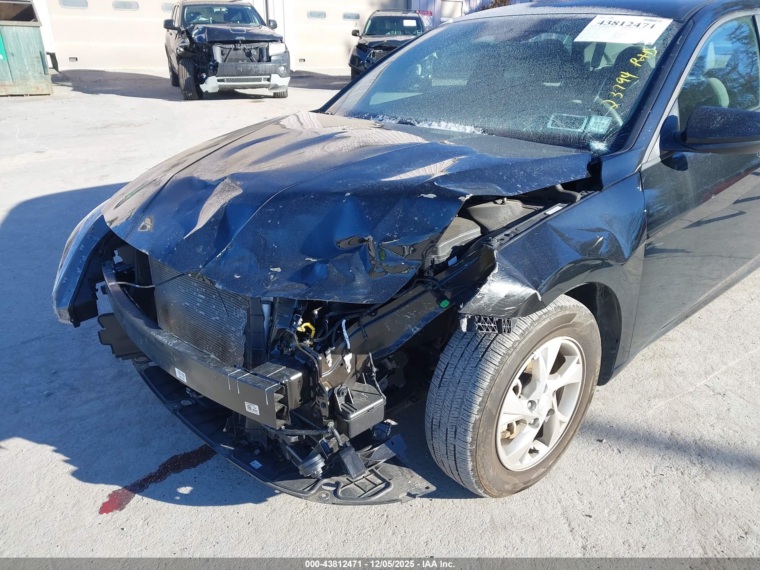 HYUNDAI ELANTRA image 6