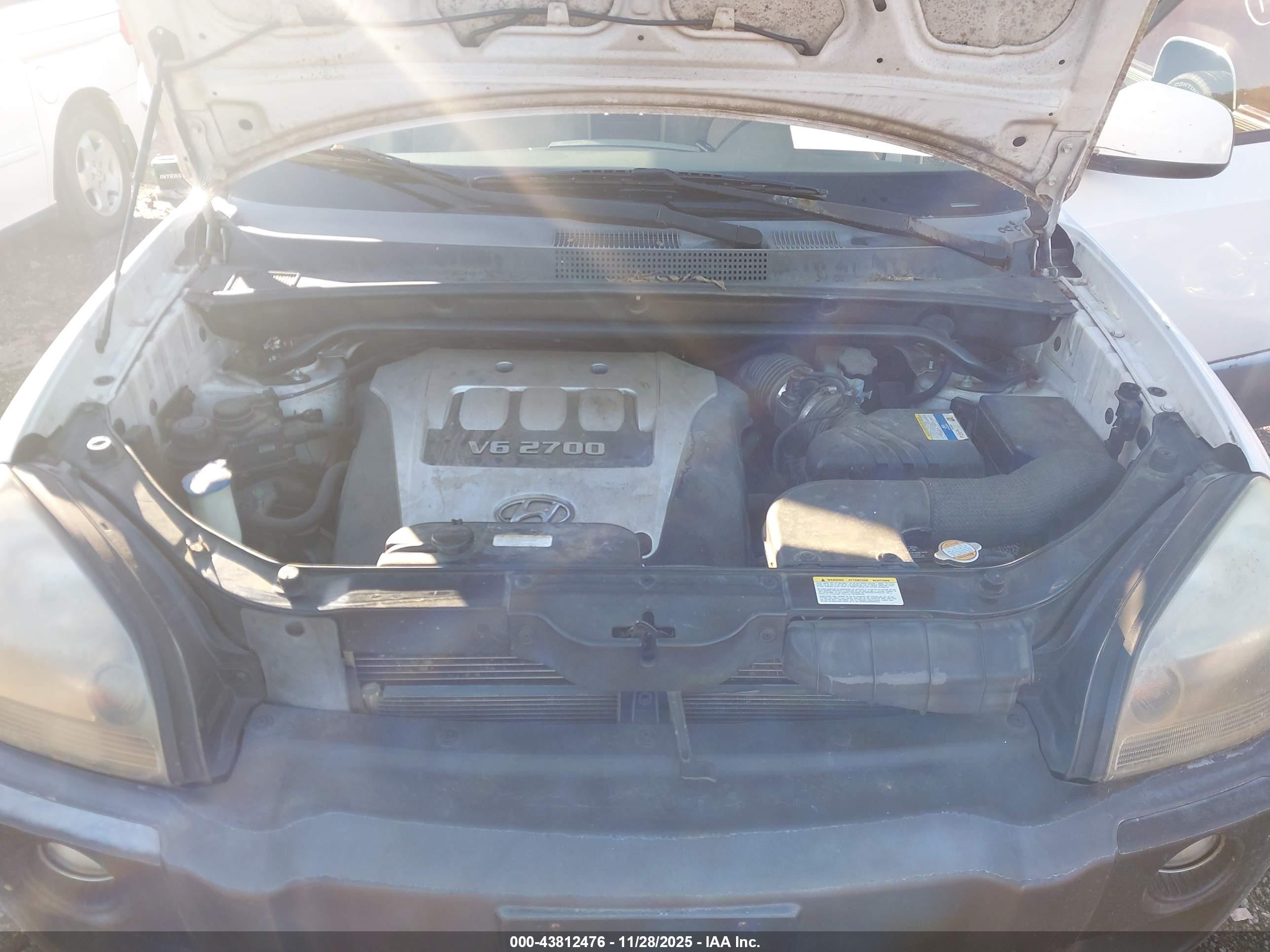 HYUNDAI TUCSON image 10