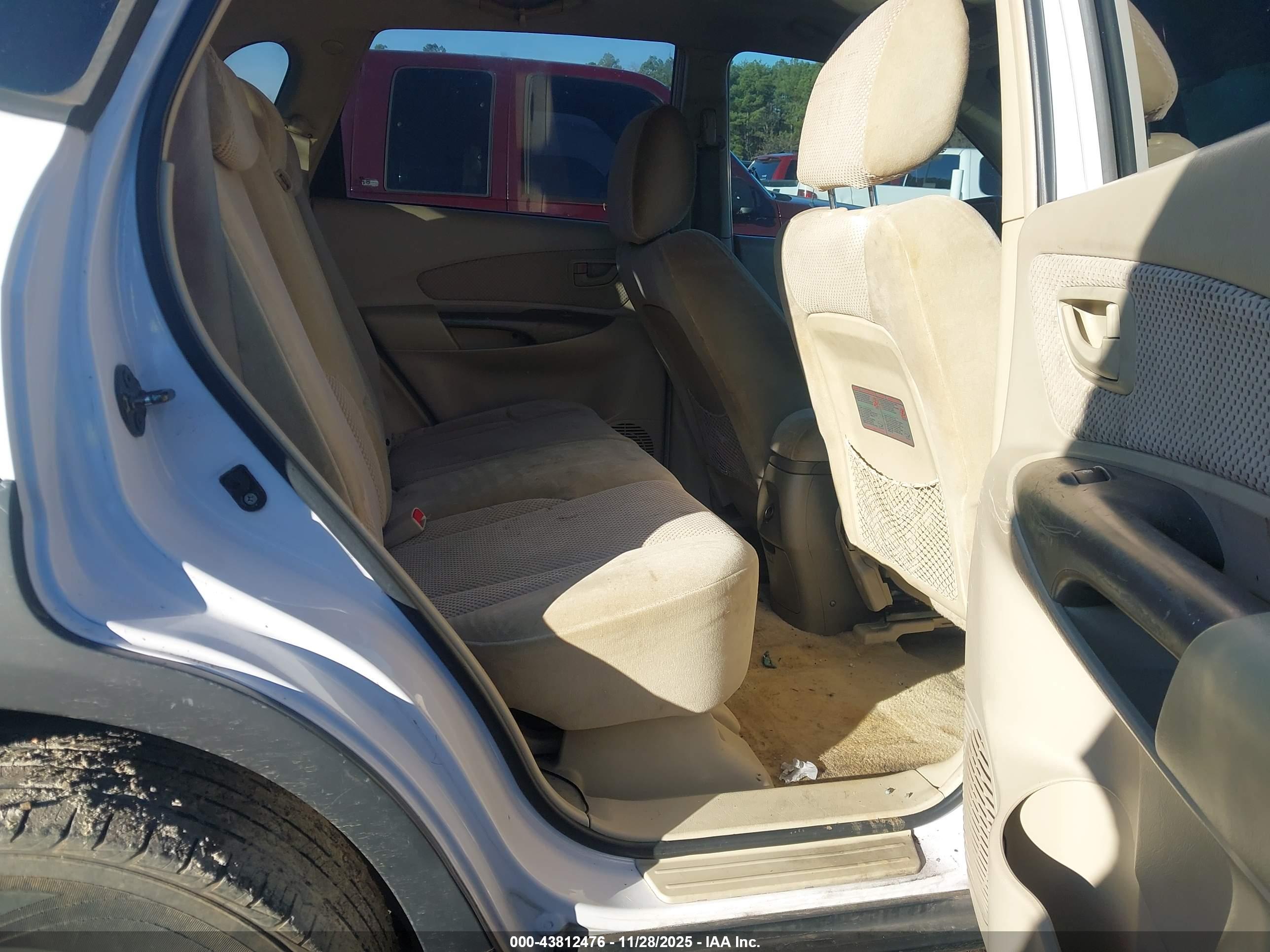 HYUNDAI TUCSON image 8