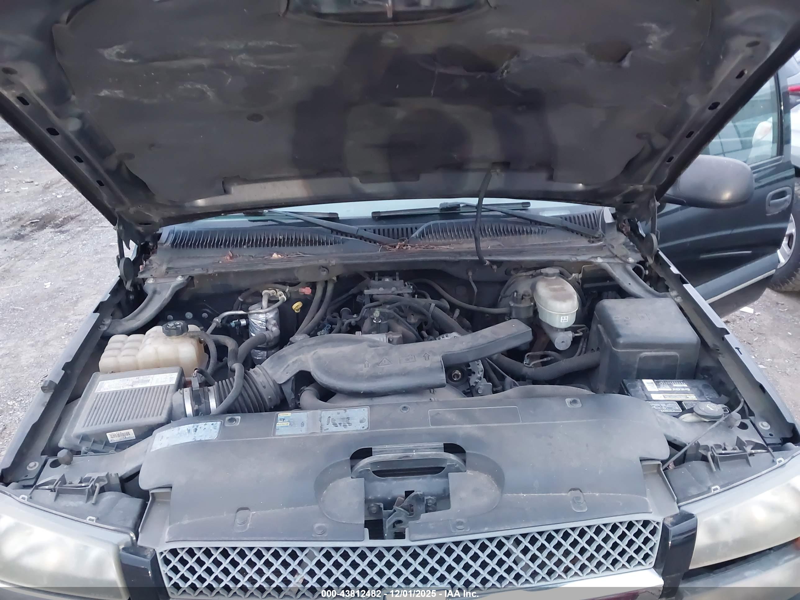 CHEVROLET AVALANCHE image 10