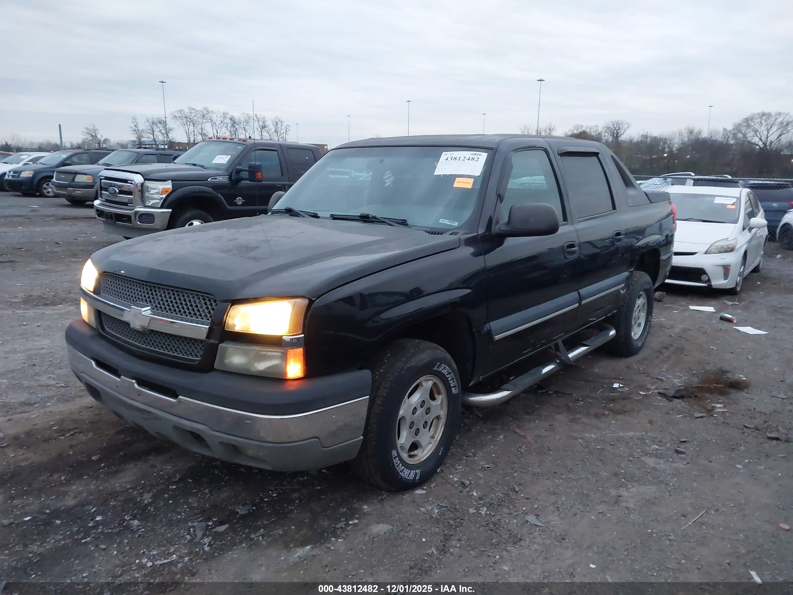 CHEVROLET AVALANCHE image 2