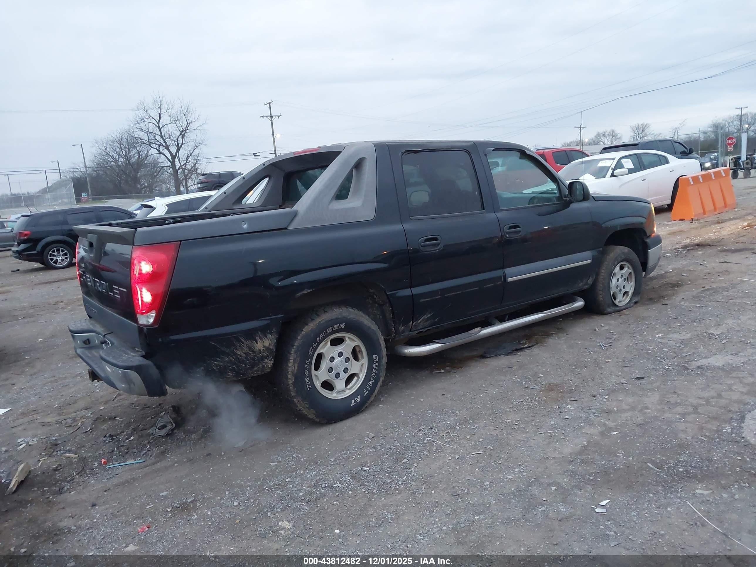 CHEVROLET AVALANCHE image 4