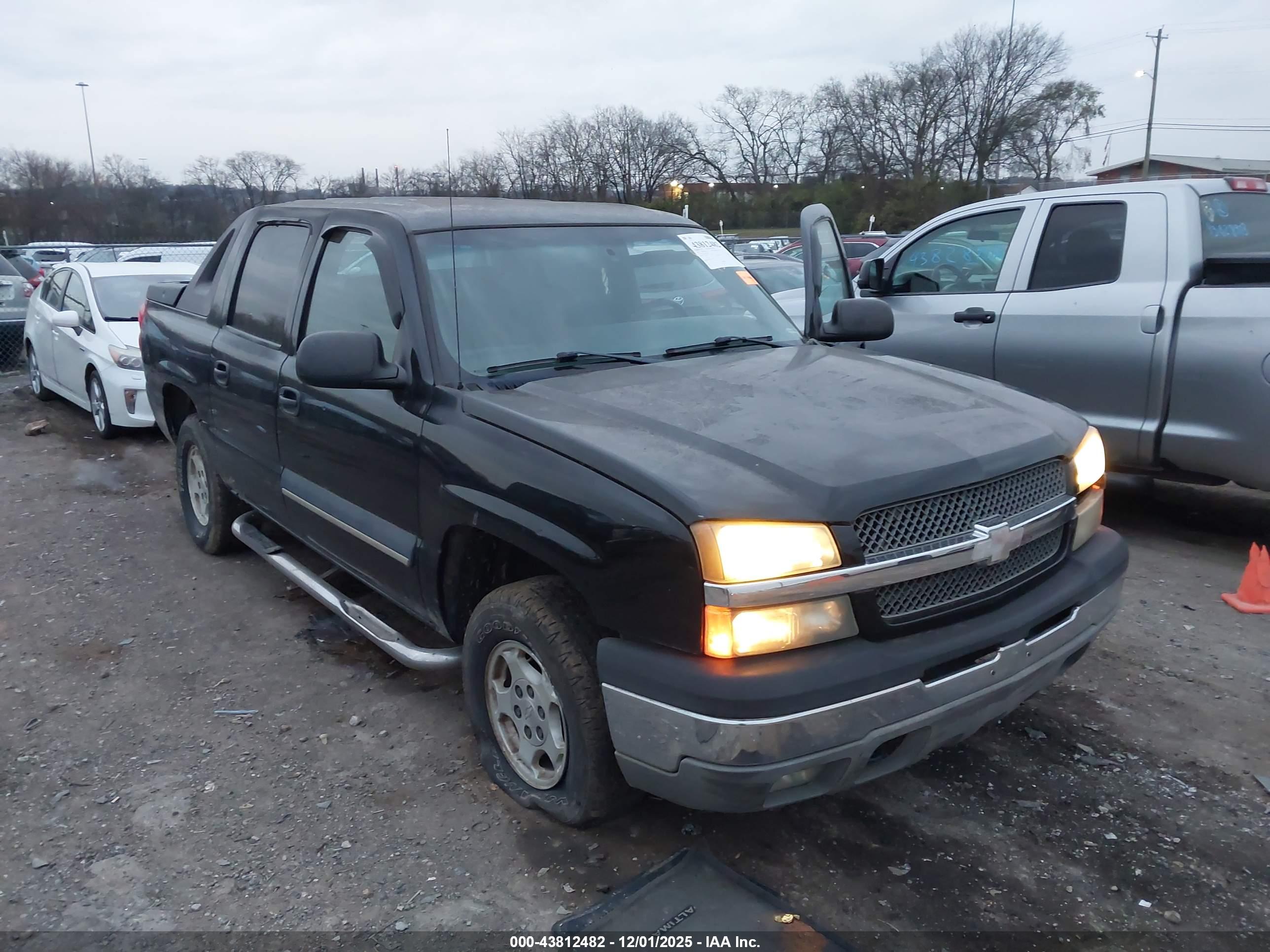 CHEVROLET AVALANCHE image 6
