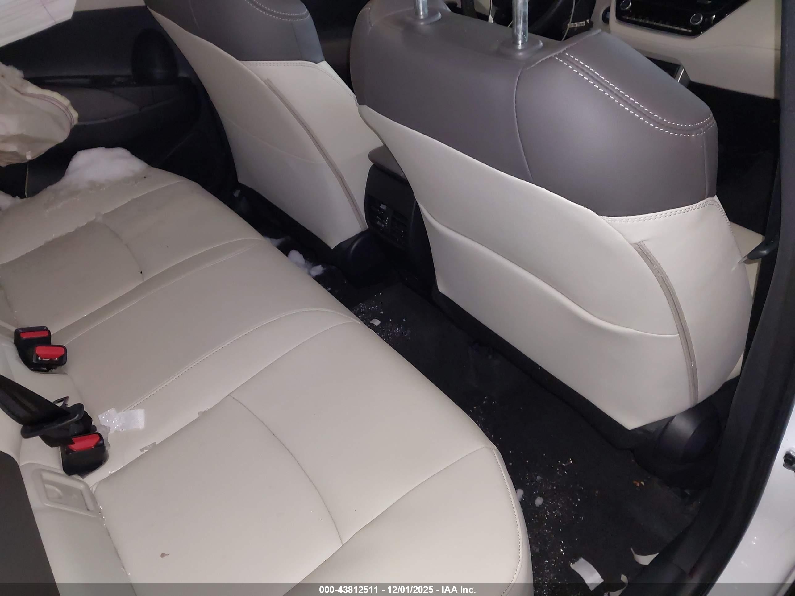 TOYOTA COROLLA image 8