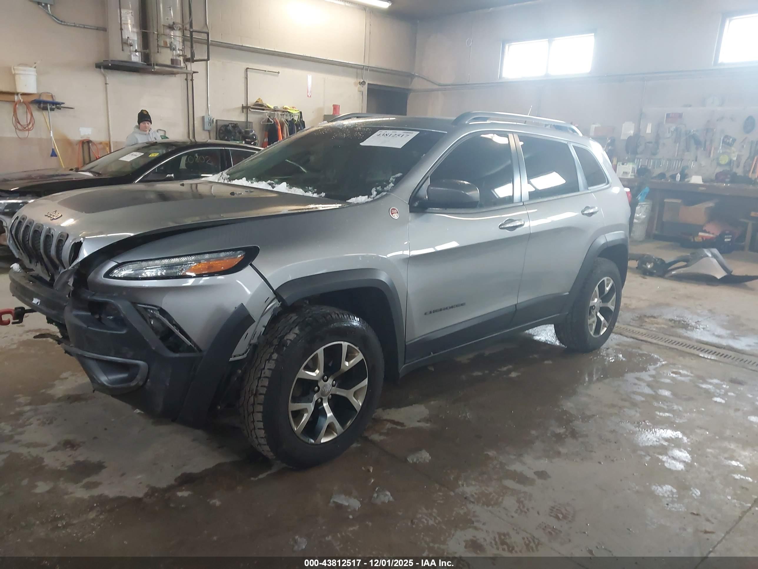 JEEP CHEROKEE image 2