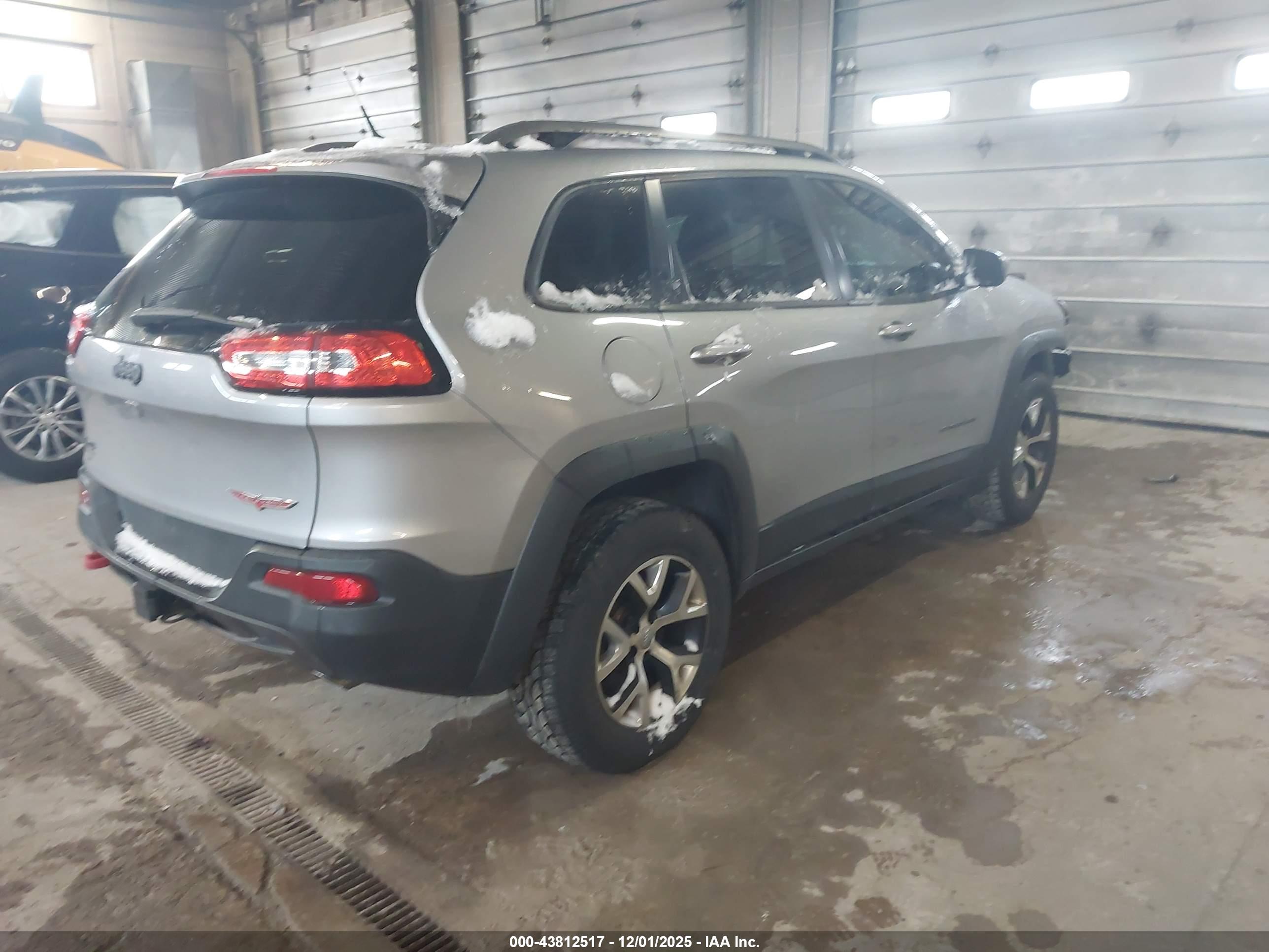 JEEP CHEROKEE image 4