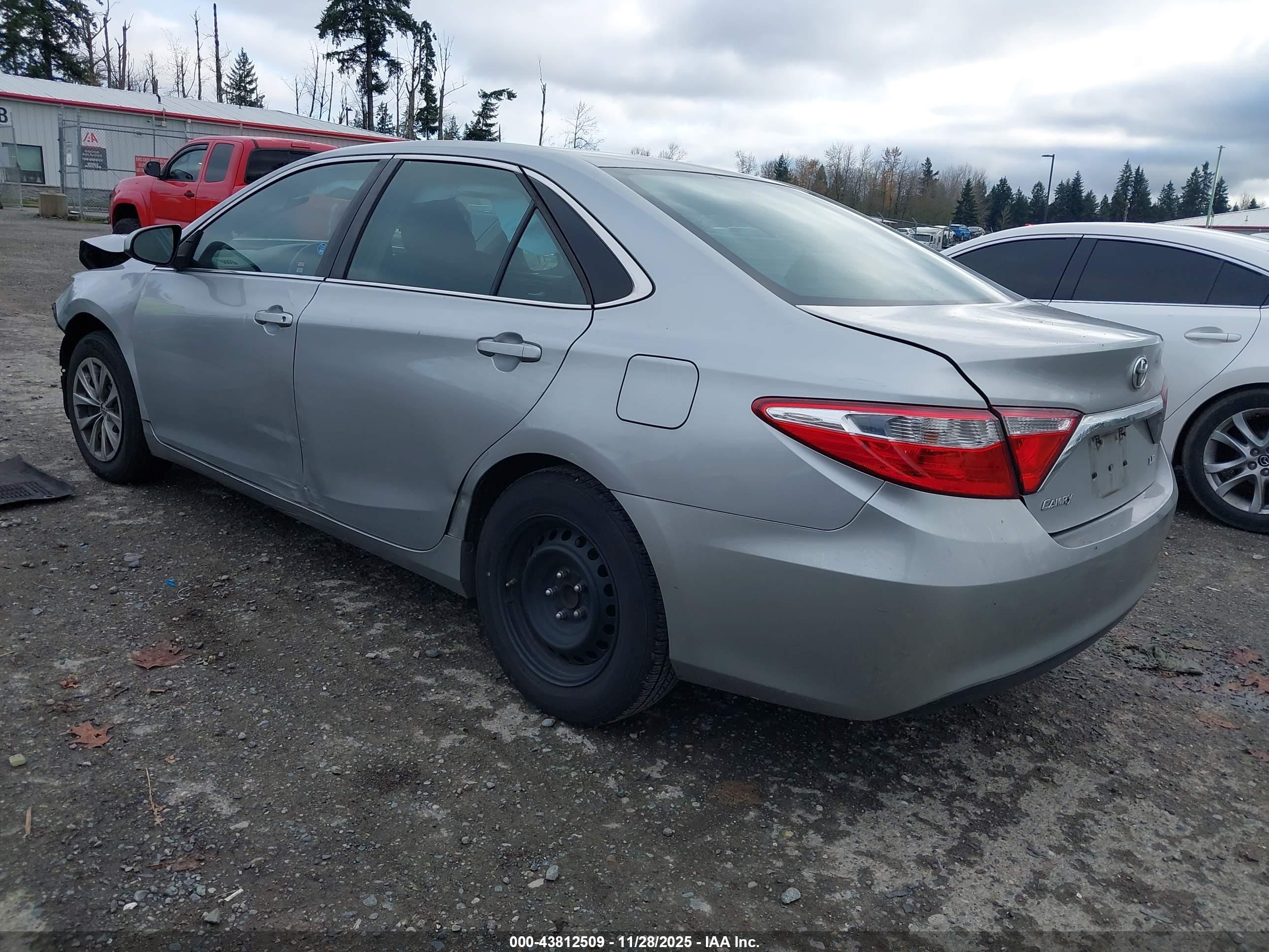 TOYOTA CAMRY image 3