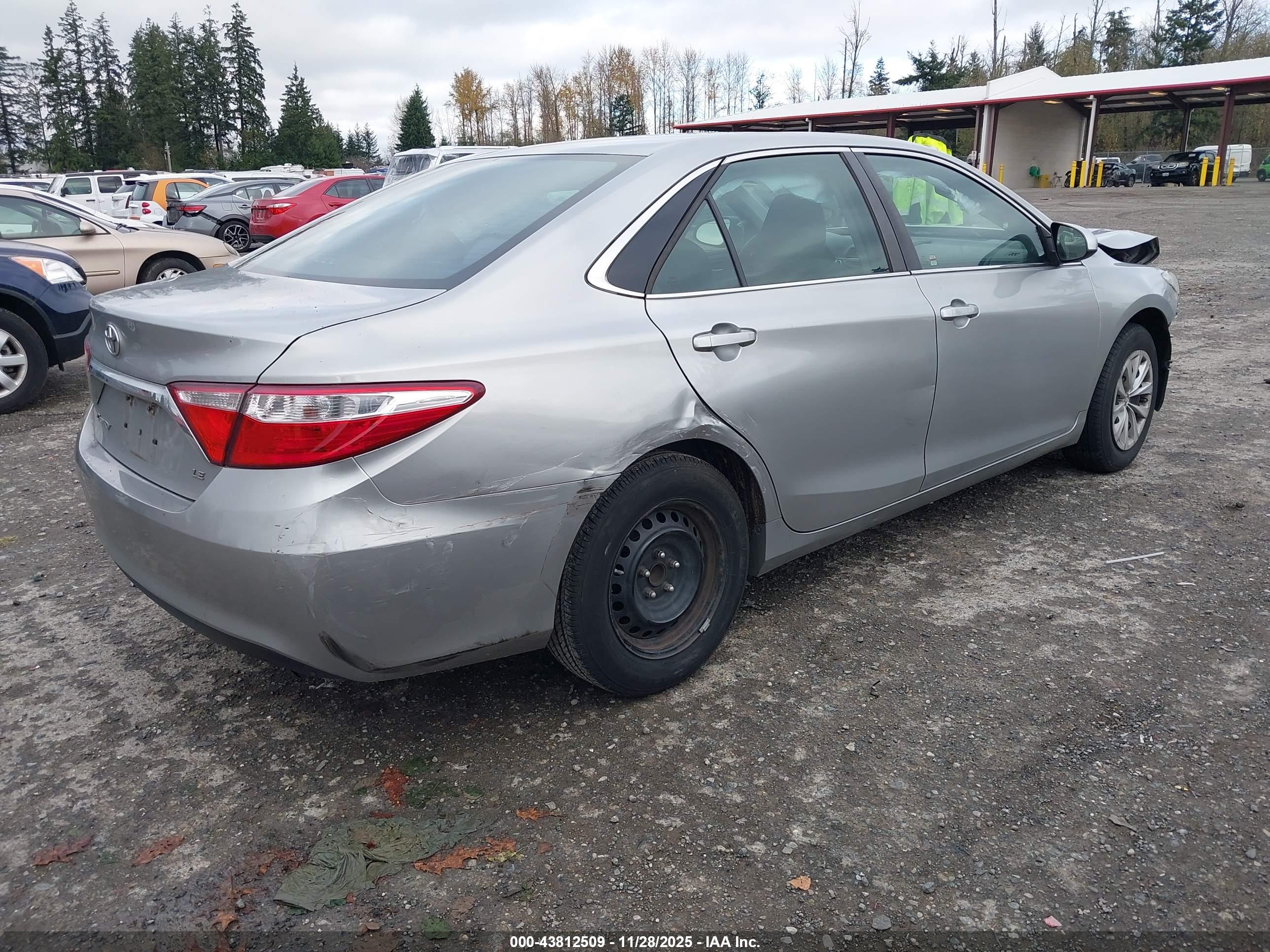 TOYOTA CAMRY image 4