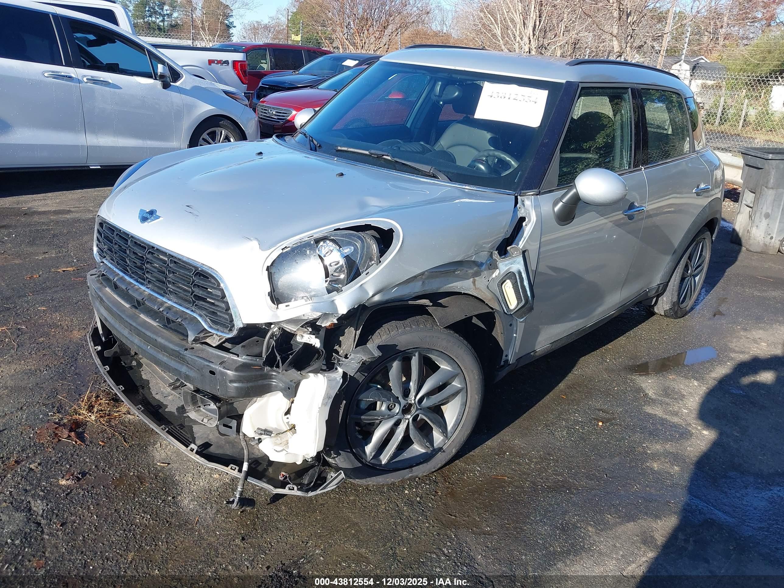 MINI COOPER image 2