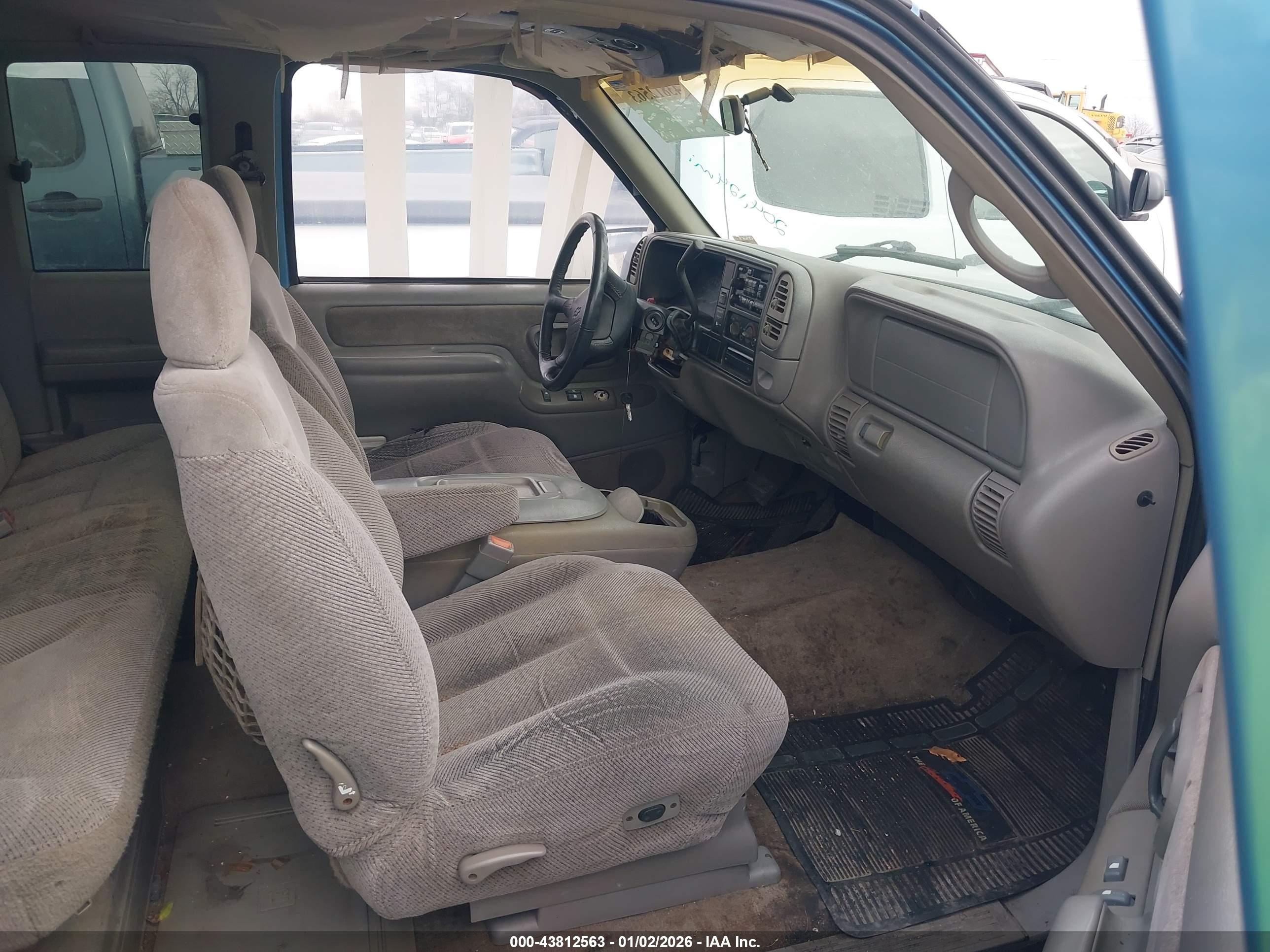 CHEVROLET C1500 image 5
