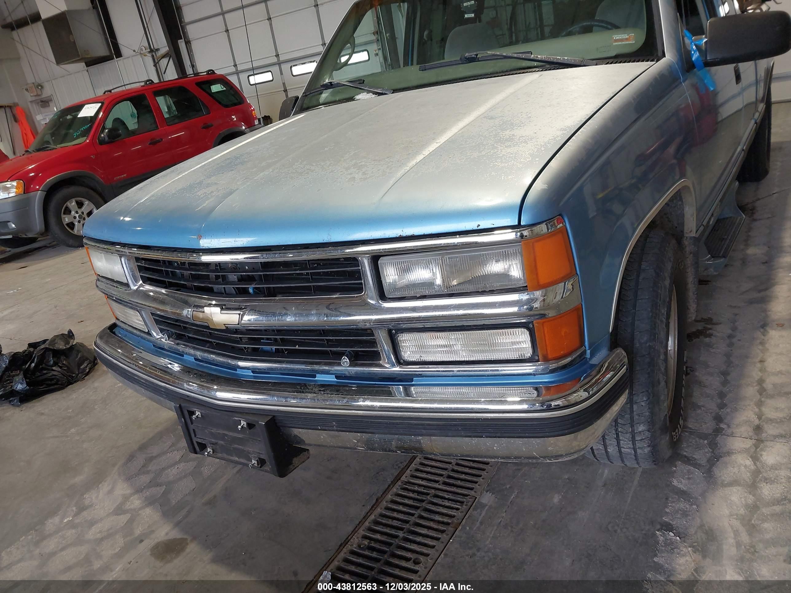 CHEVROLET C1500 image 6