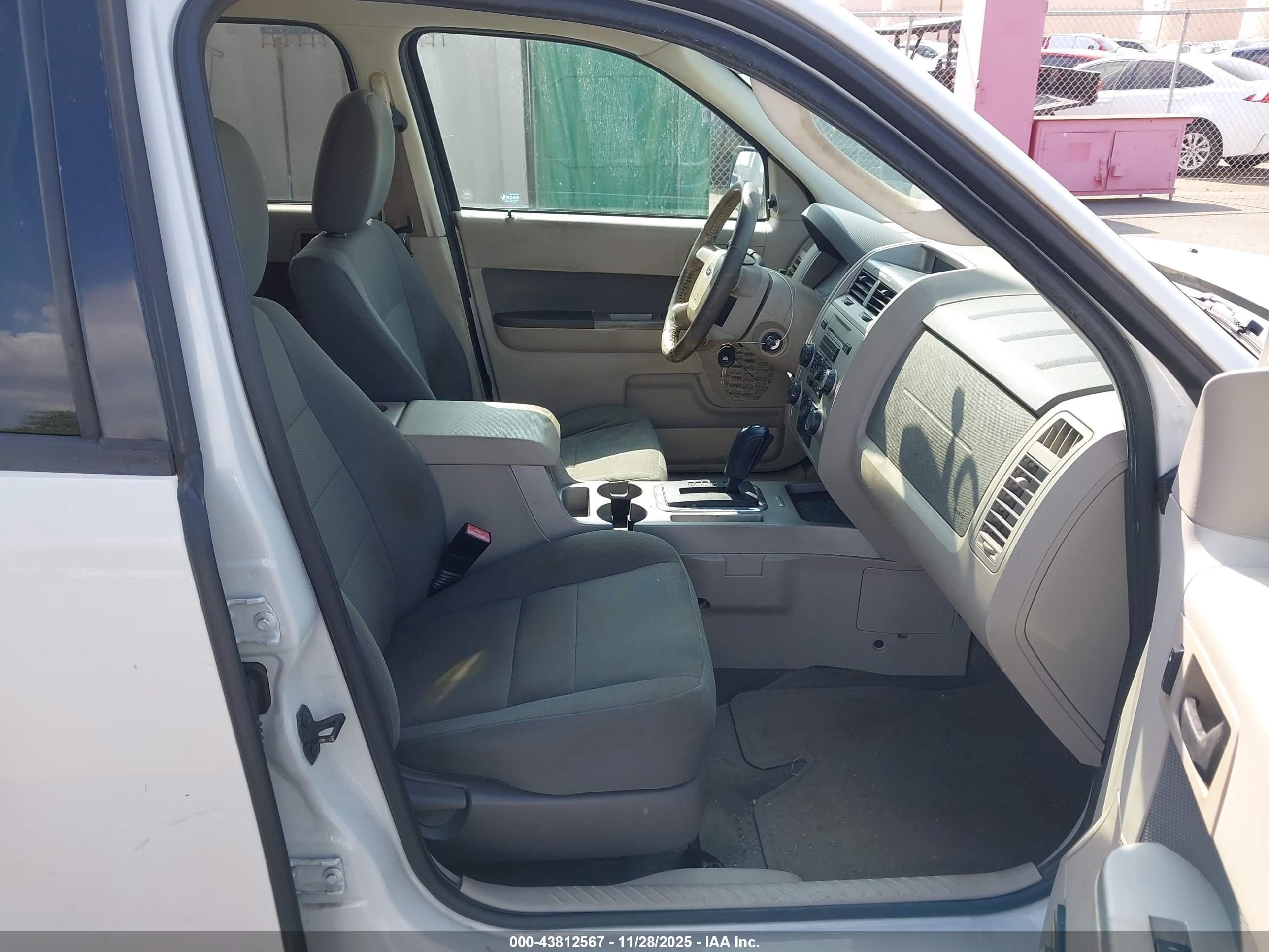 FORD ESCAPE image 5