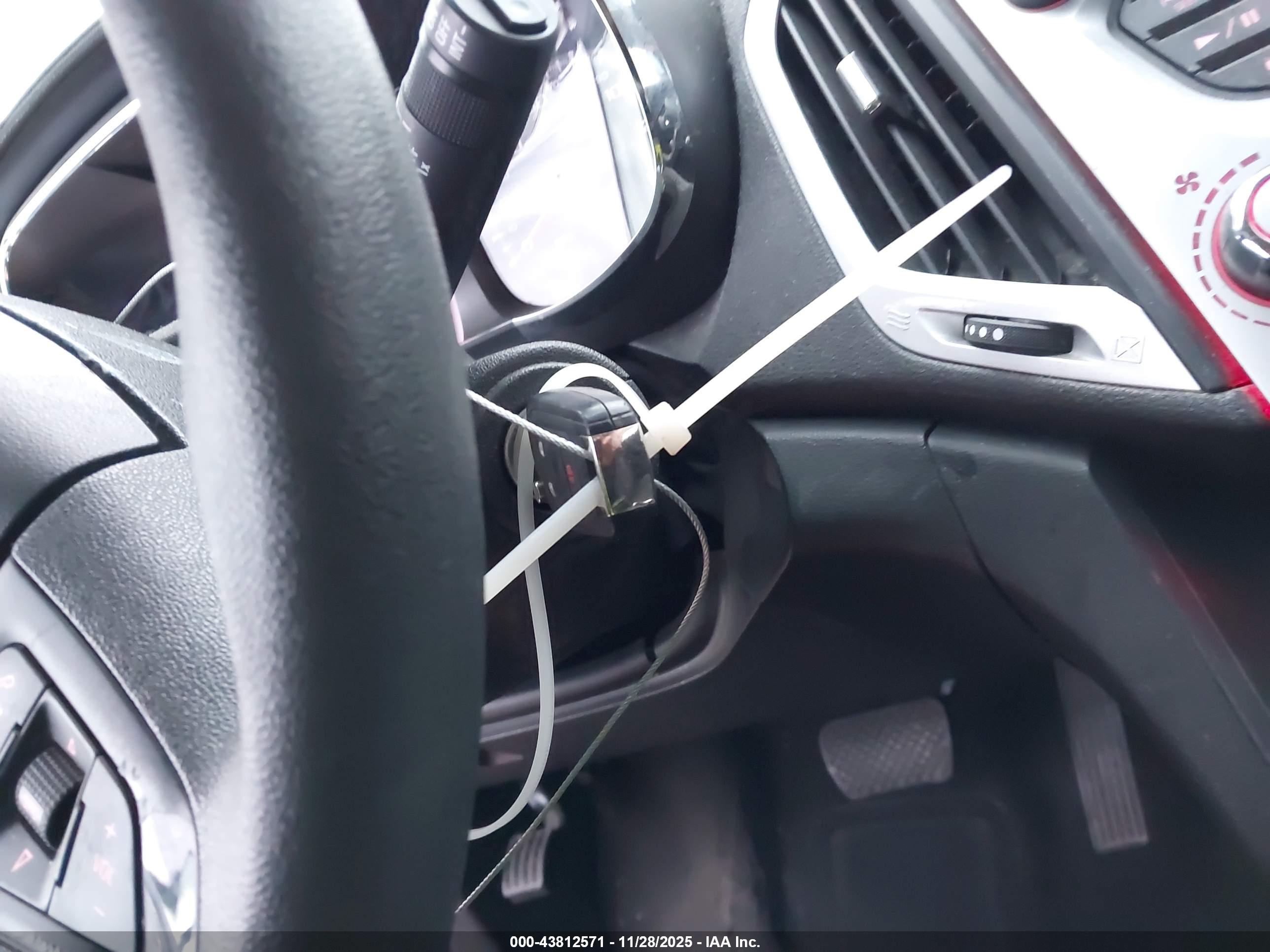GMC TERRAIN image 11