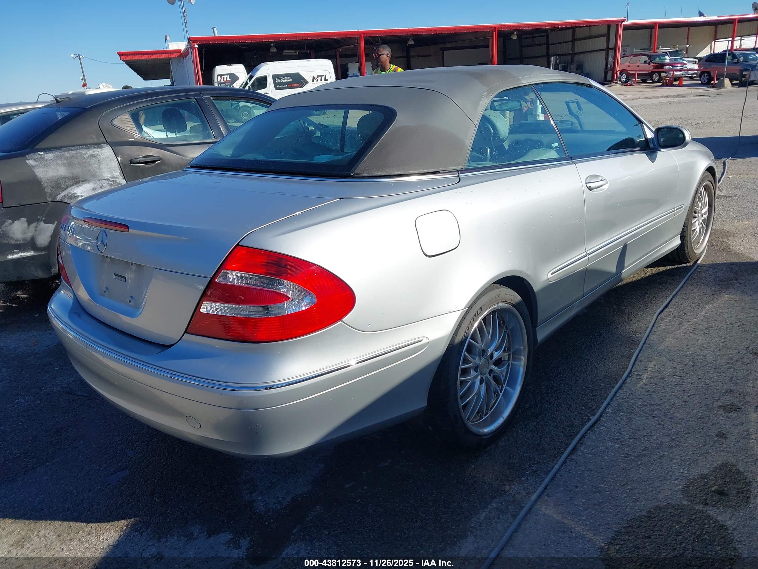 MERCEDES-BENZ CLK image 4