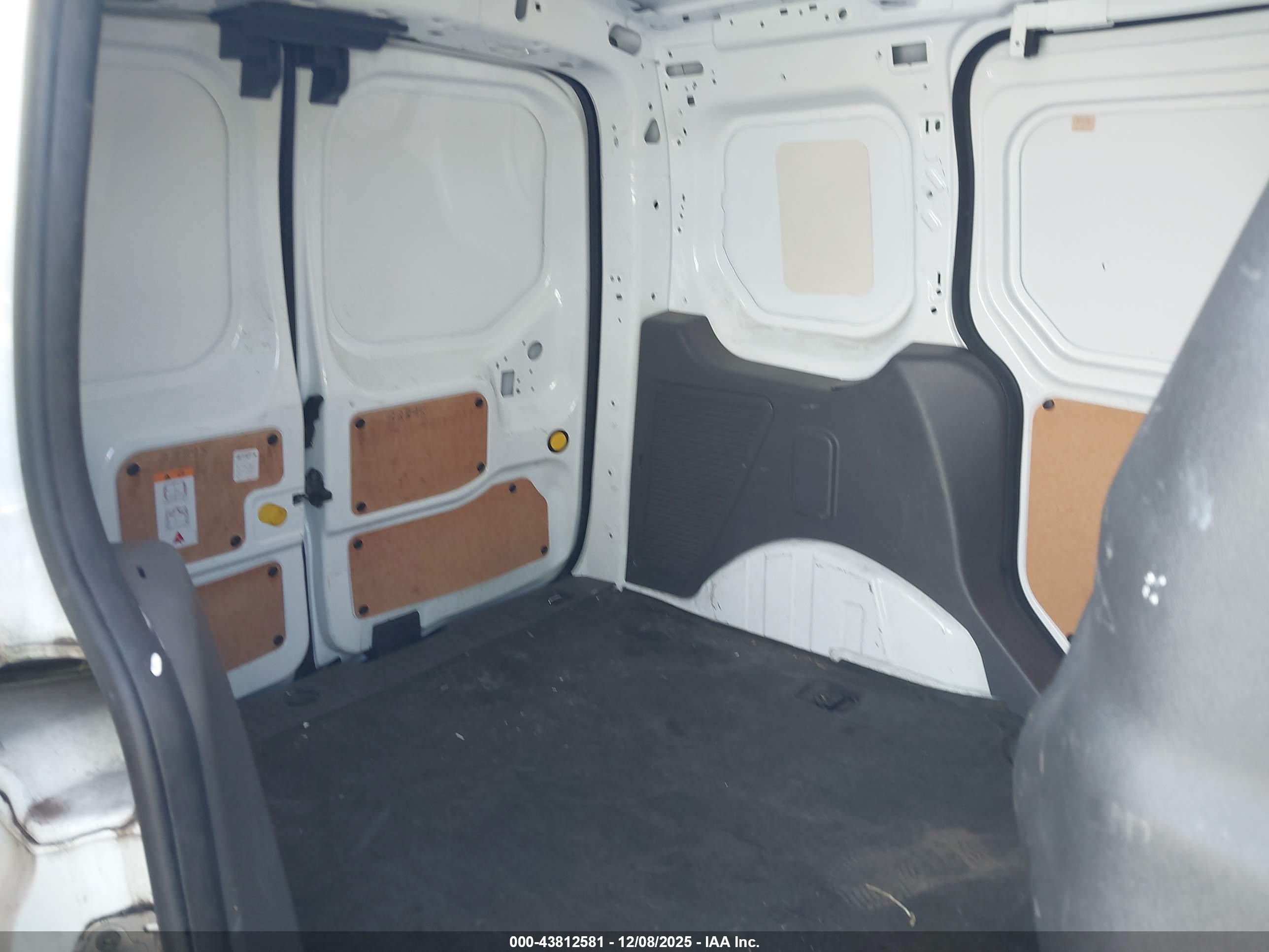 FORD TRANSIT image 8