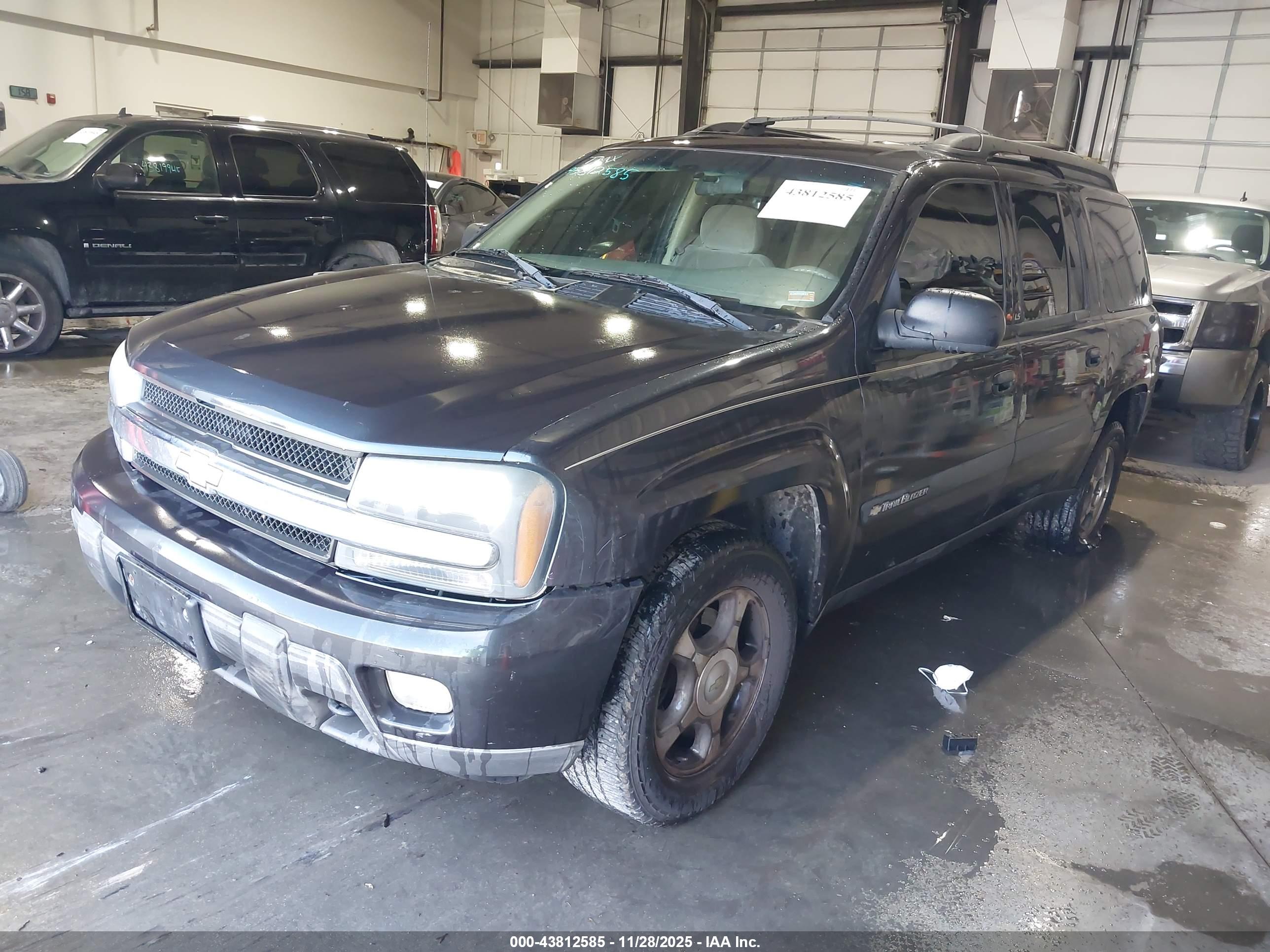 CHEVROLET TRAILBLAZER image 2
