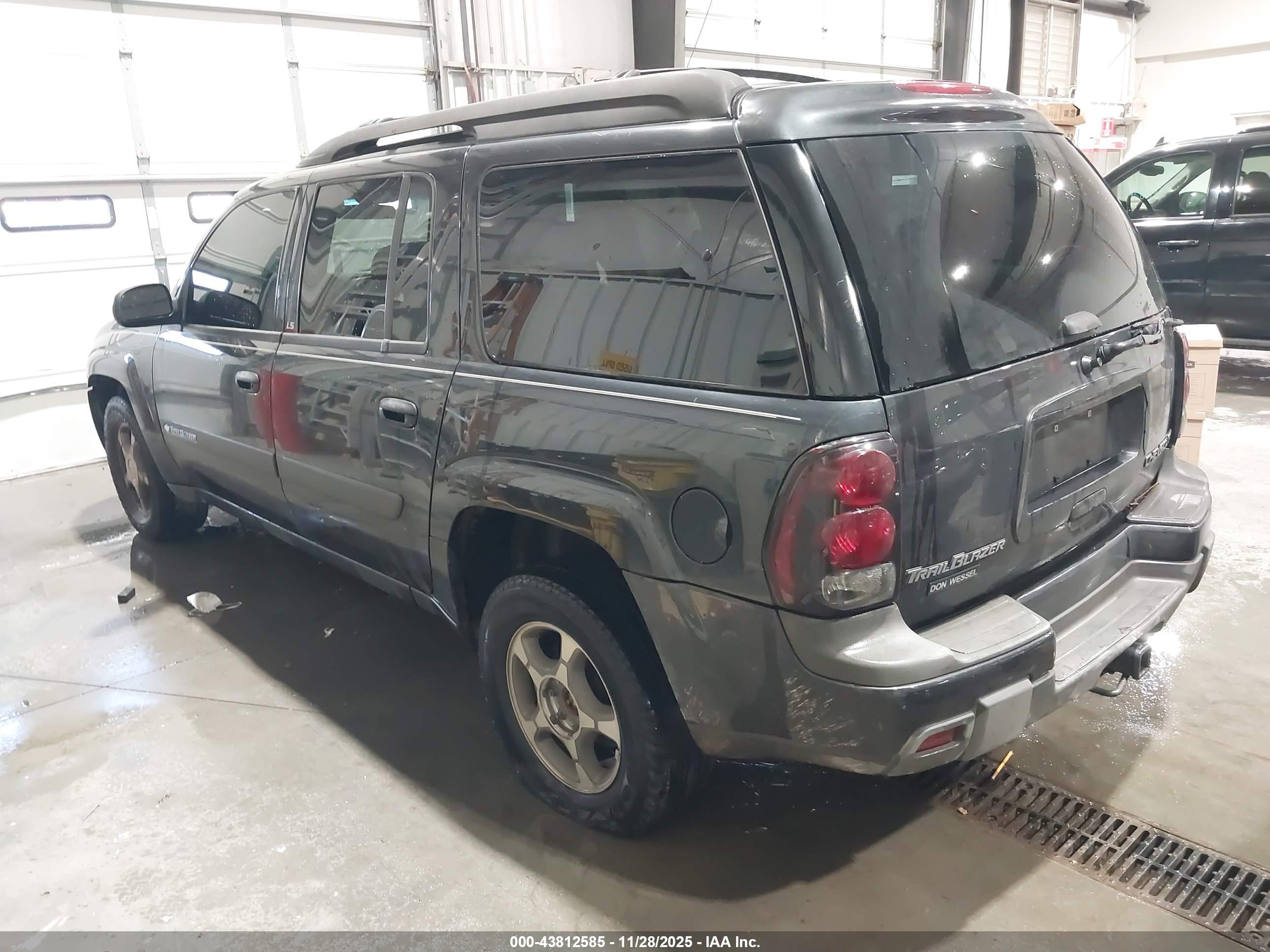CHEVROLET TRAILBLAZER image 3