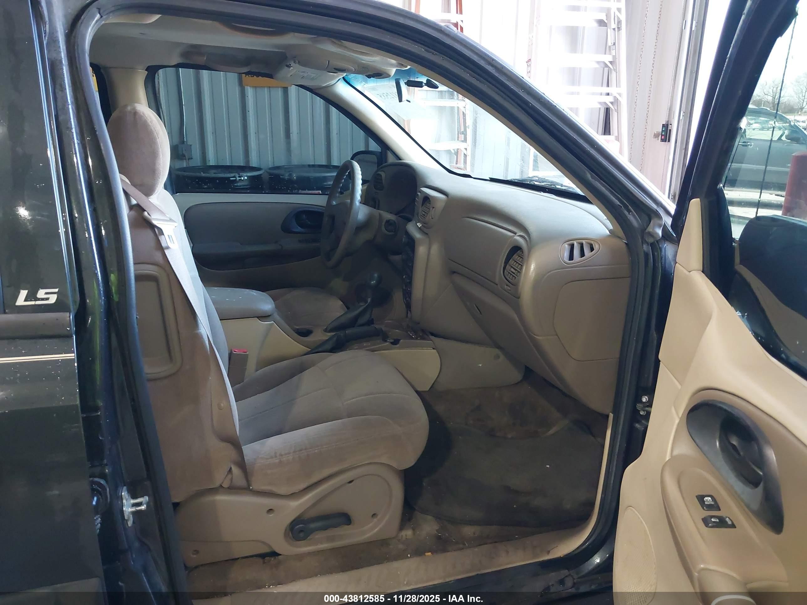 CHEVROLET TRAILBLAZER image 5