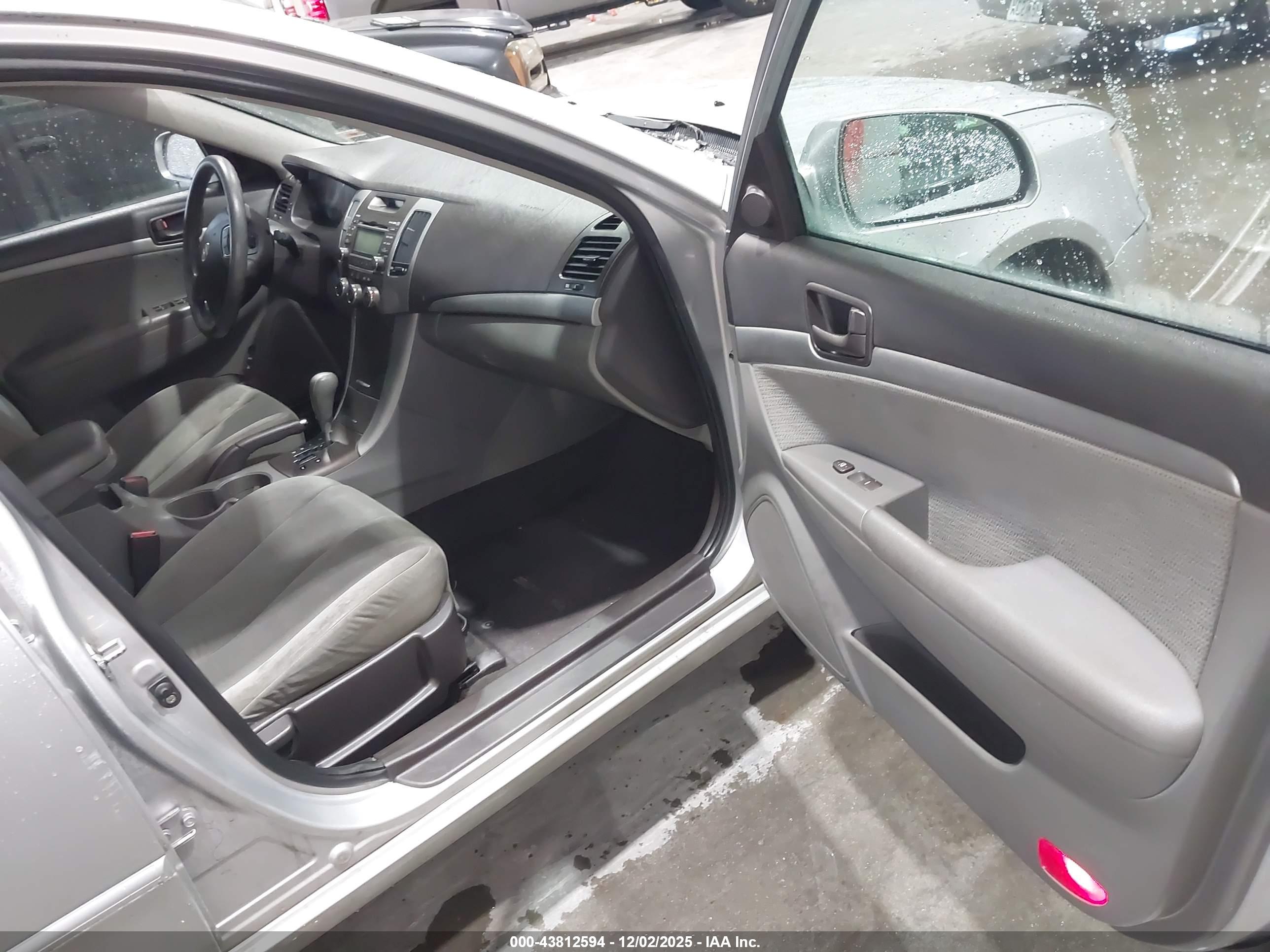 HYUNDAI SONATA image 5