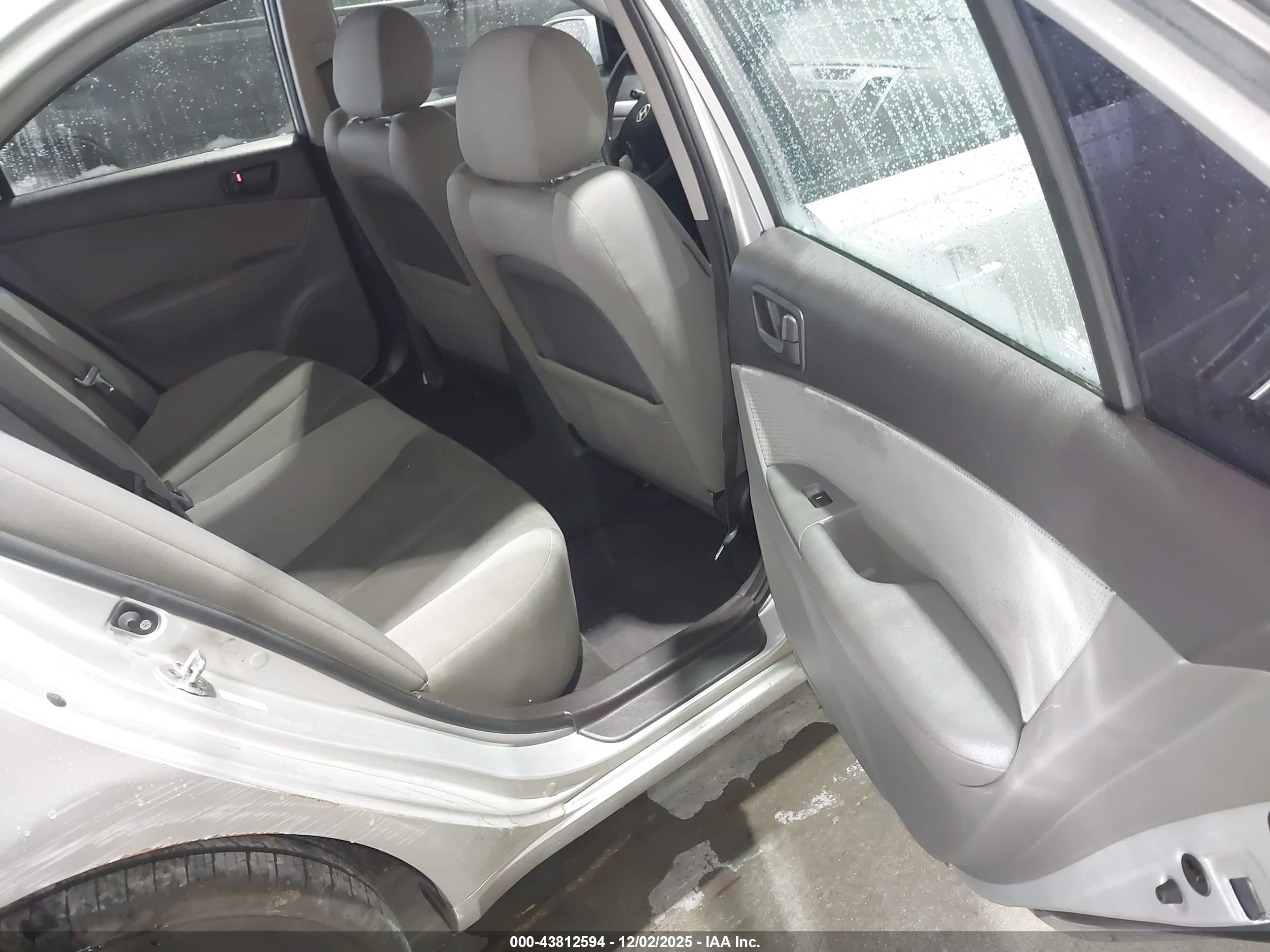 HYUNDAI SONATA image 8