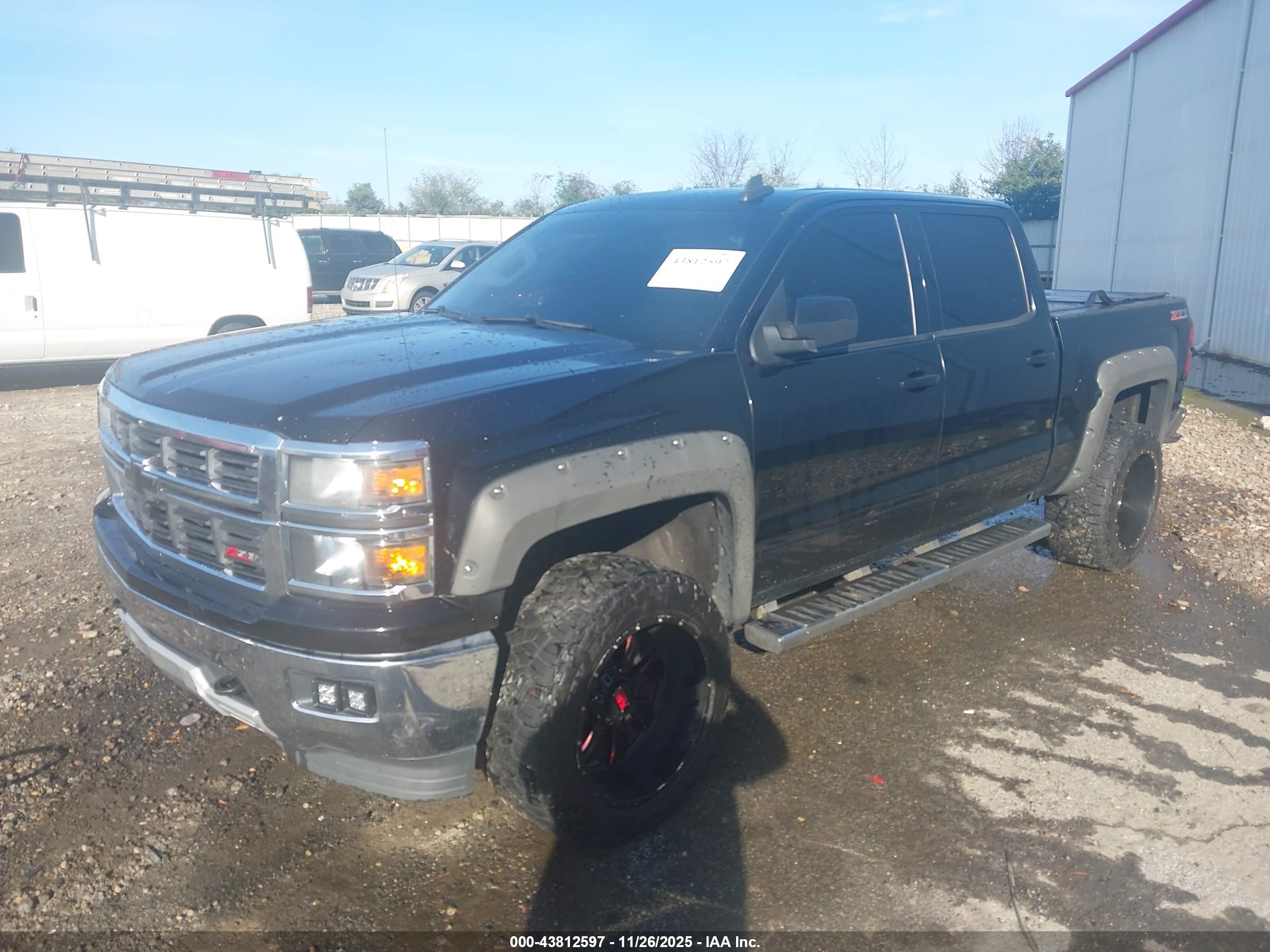 CHEVROLET SILVERADO image 2