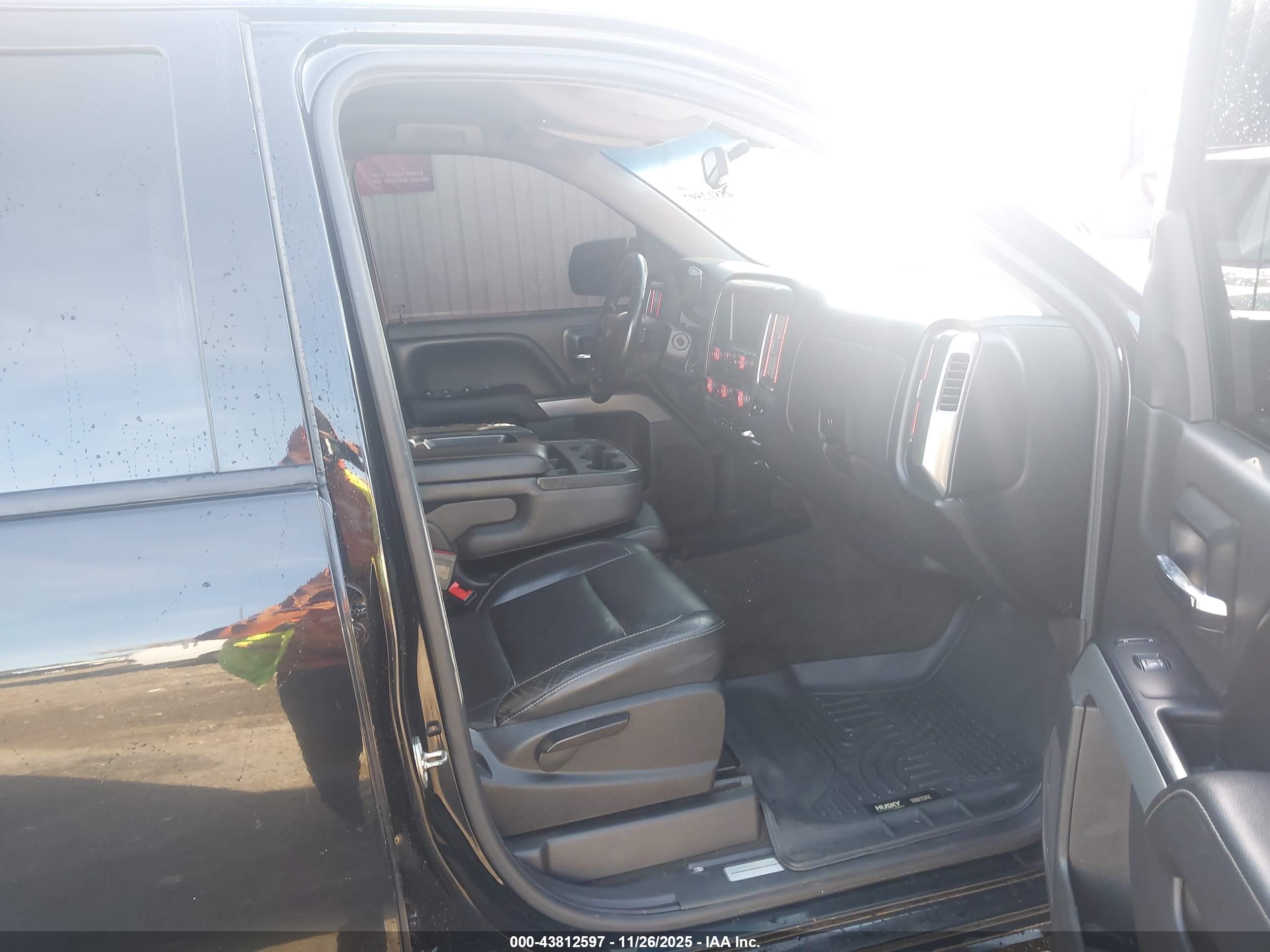 CHEVROLET SILVERADO image 5