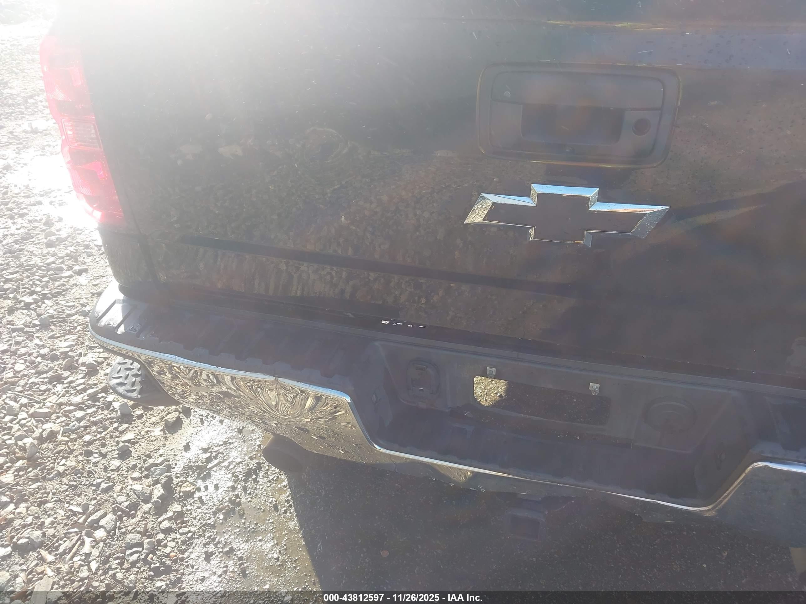 CHEVROLET SILVERADO image 6