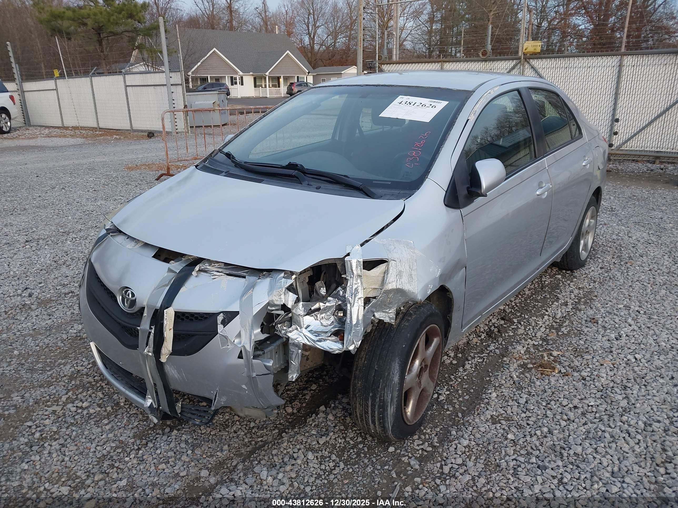 TOYOTA YARIS image 6