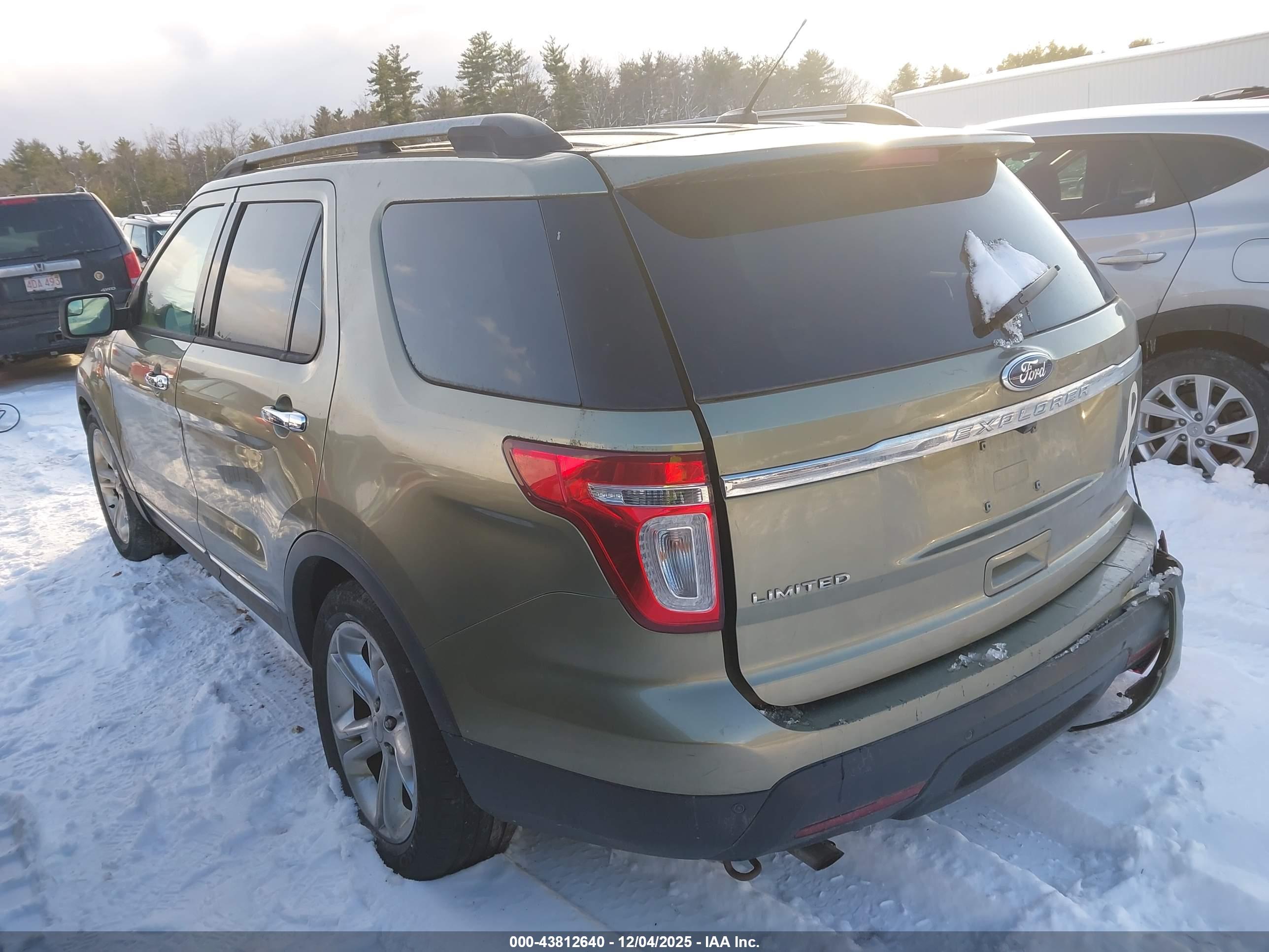 FORD EXPLORER image 3