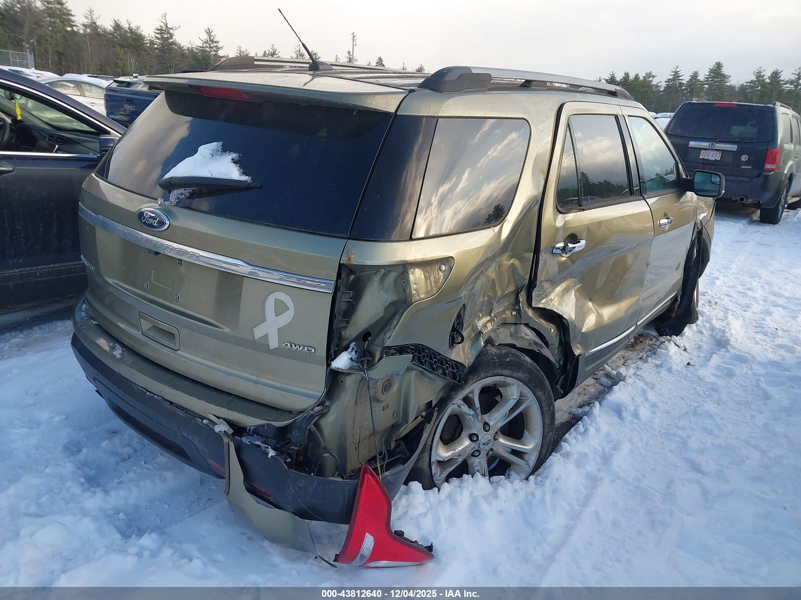 FORD EXPLORER image 4