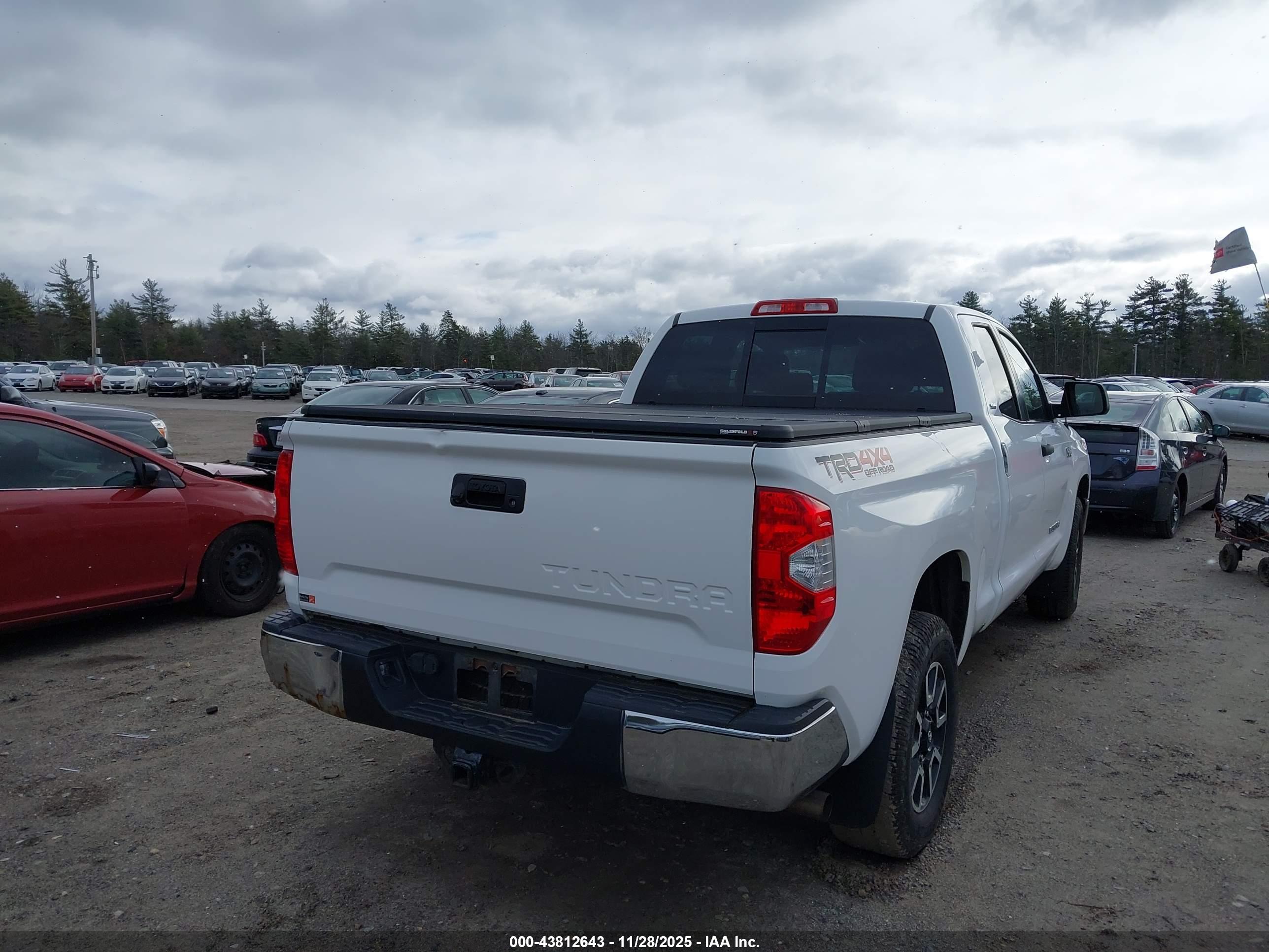 TOYOTA TUNDRA image 4