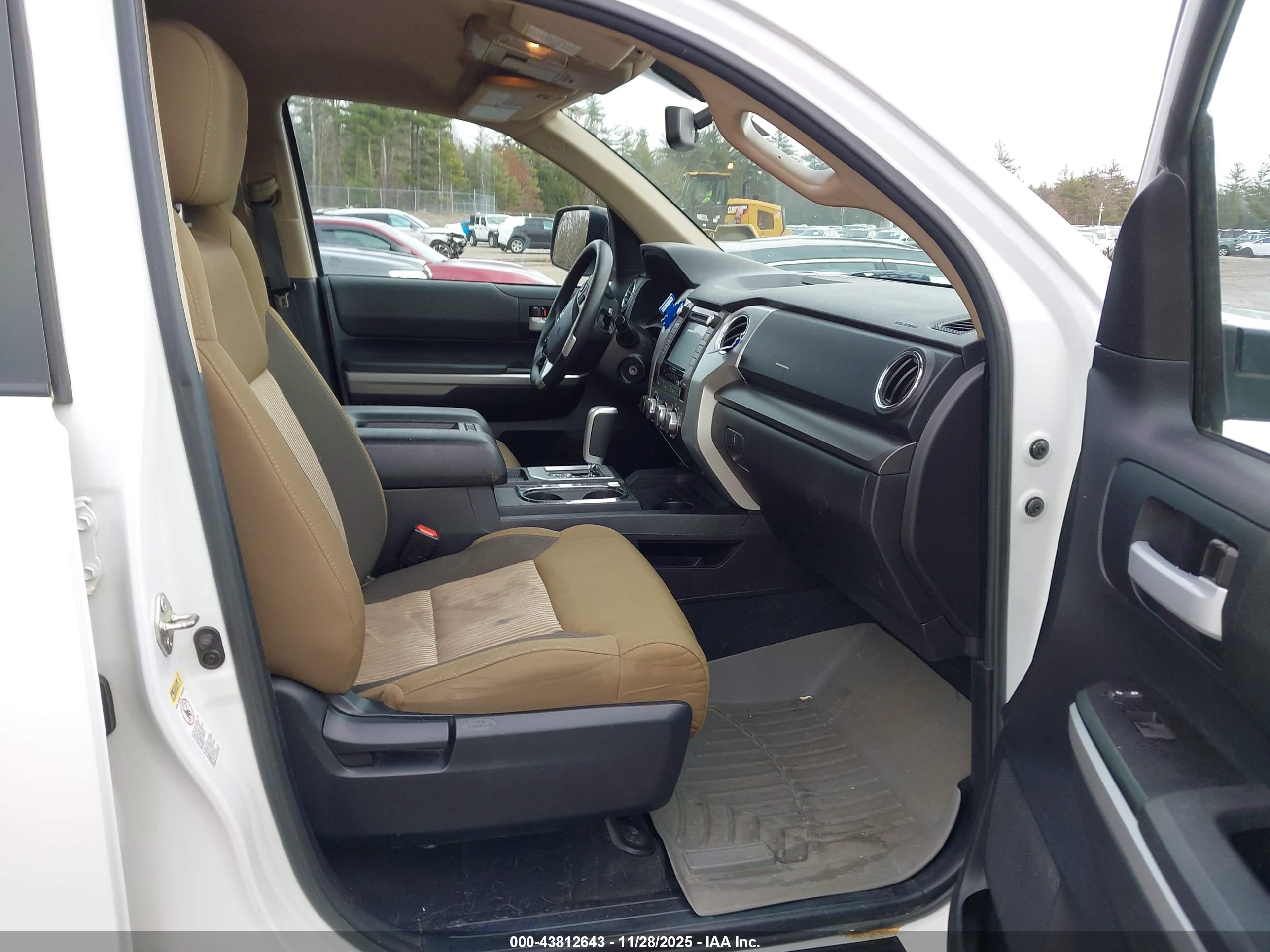 TOYOTA TUNDRA image 5