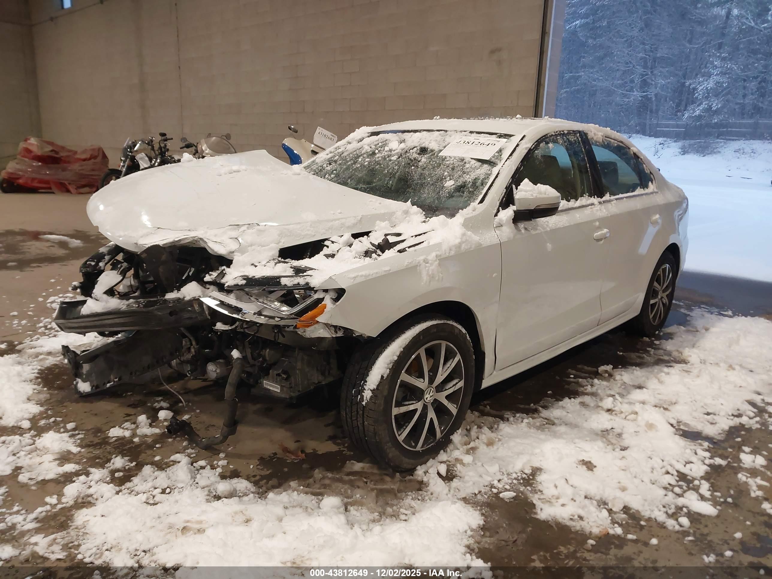 VOLKSWAGEN JETTA image 2
