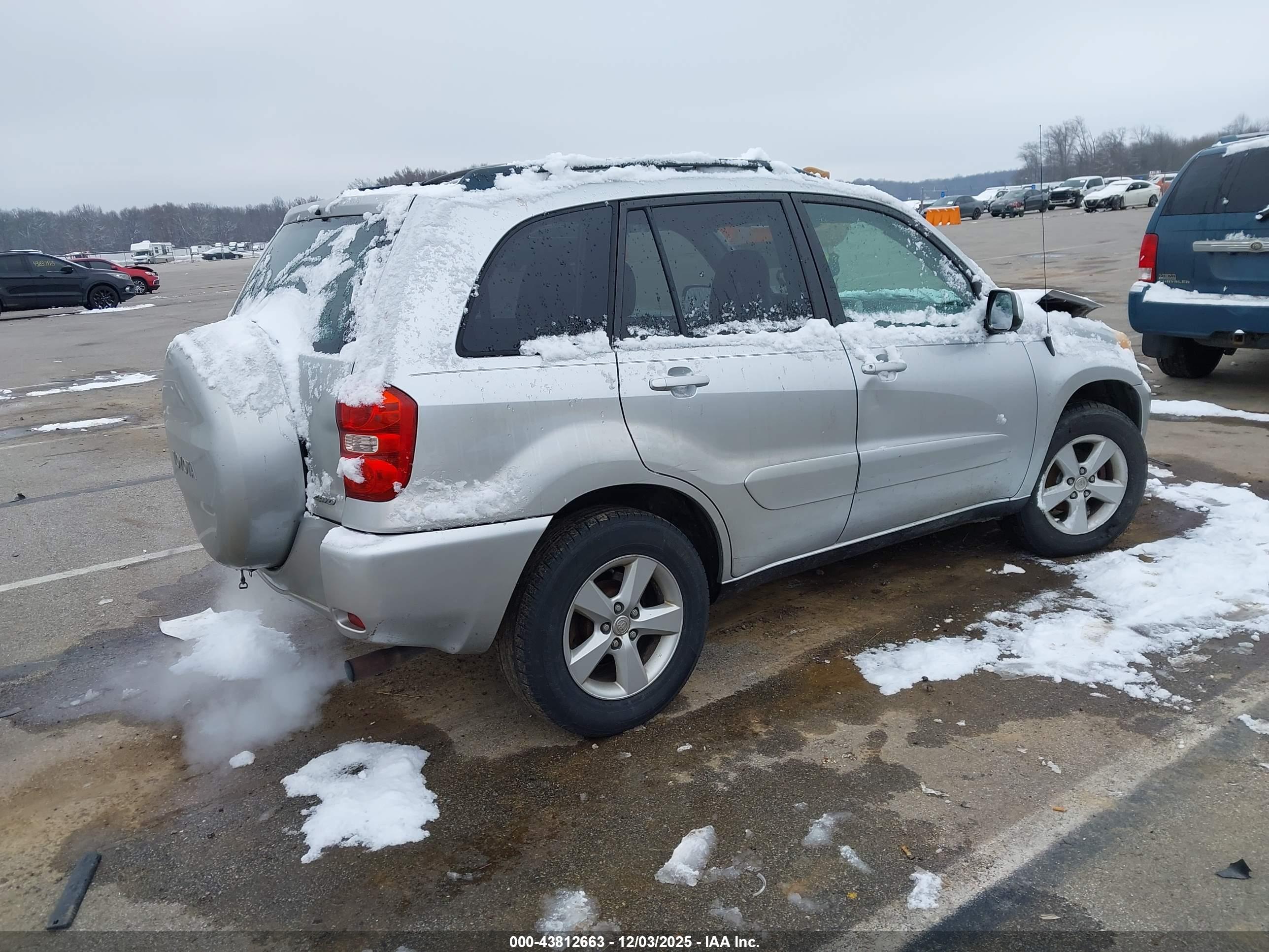 TOYOTA RAV4 image 4
