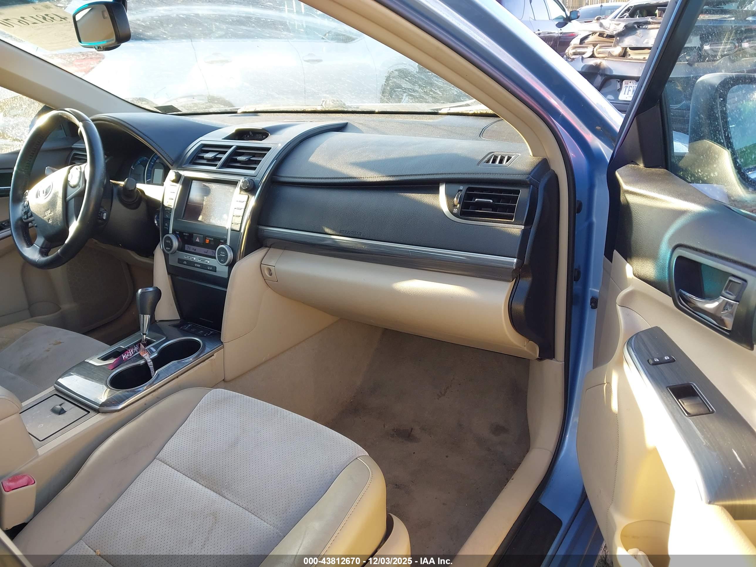 TOYOTA CAMRY image 5