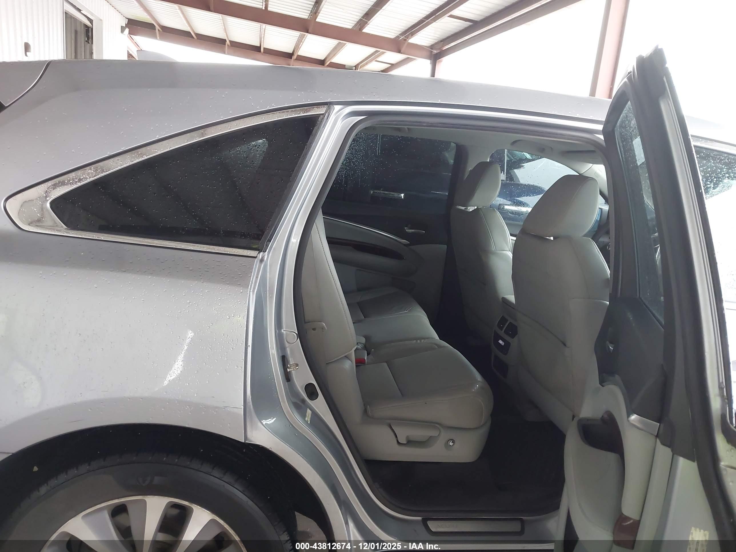 ACURA MDX image 8