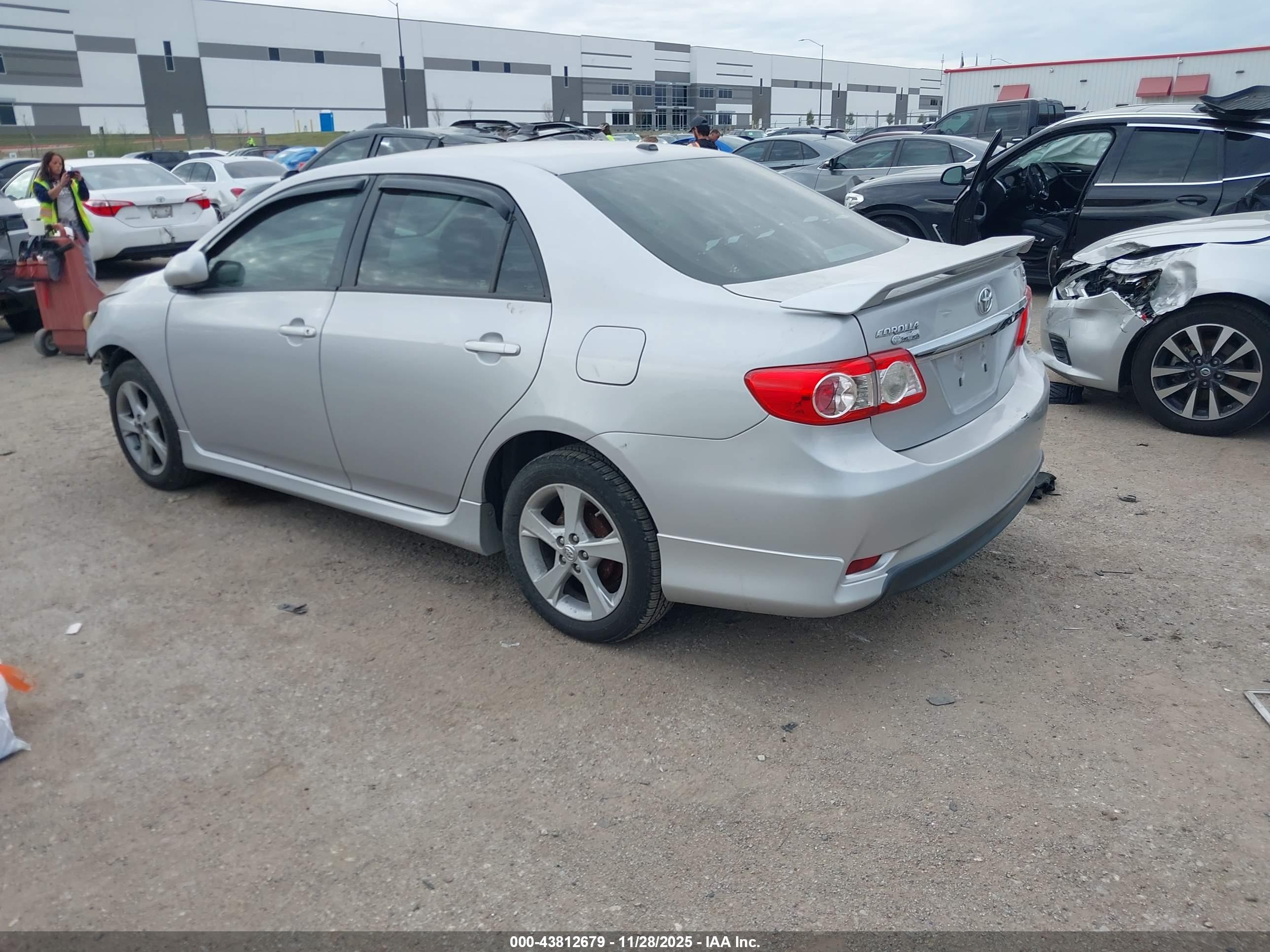 TOYOTA COROLLA image 3