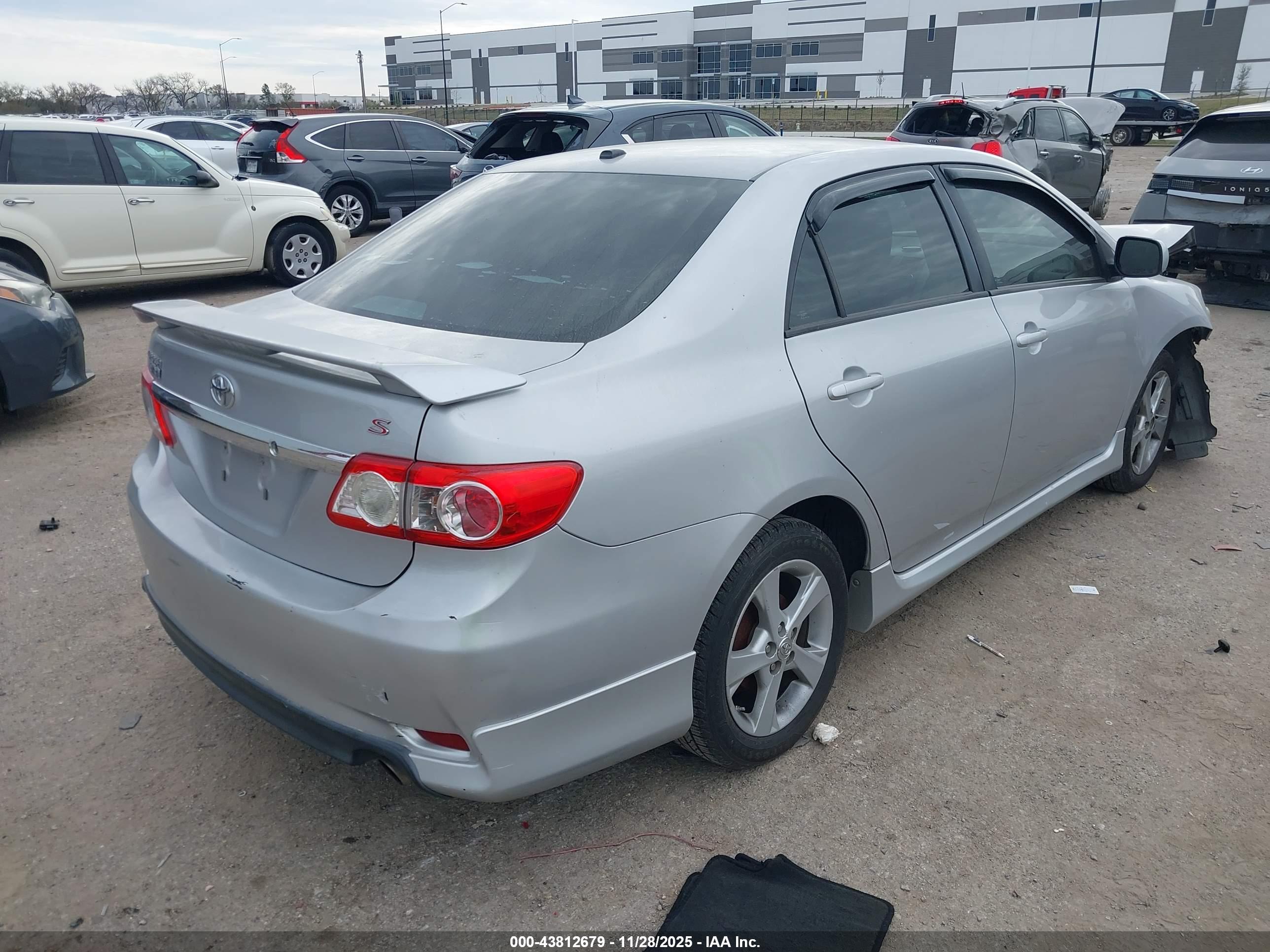TOYOTA COROLLA image 4