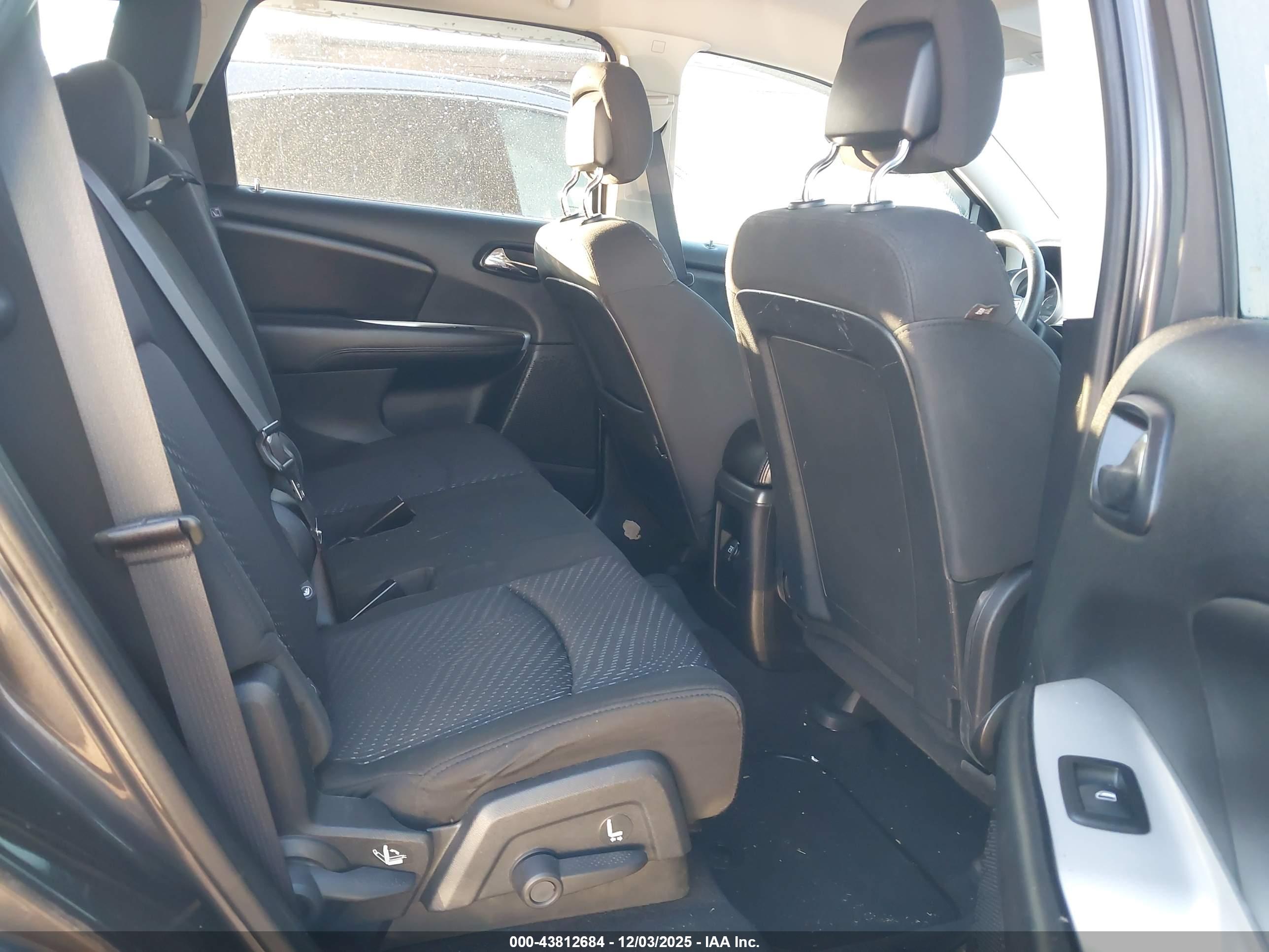 DODGE JOURNEY image 8