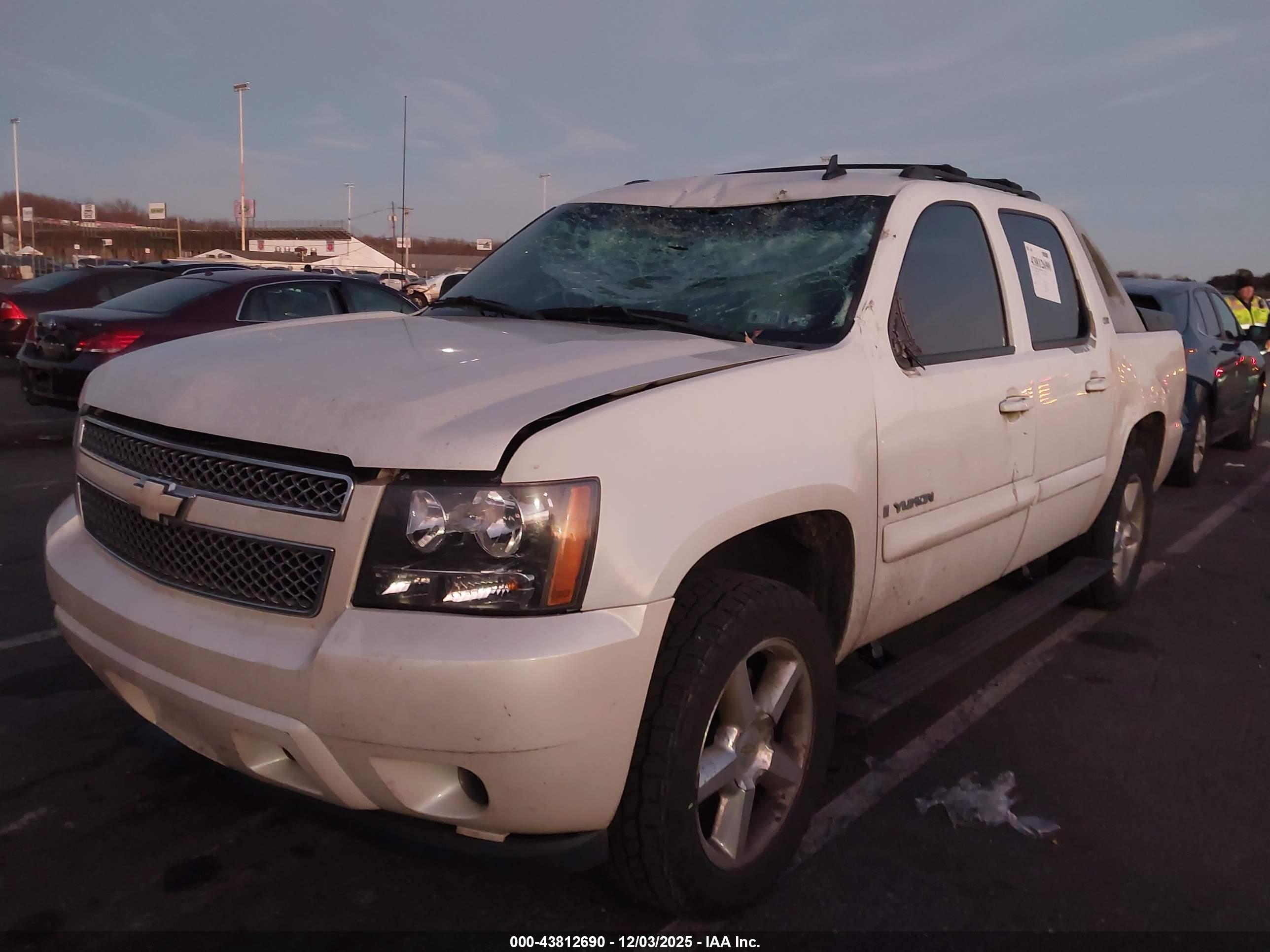 CHEVROLET AVALANCHE image 2