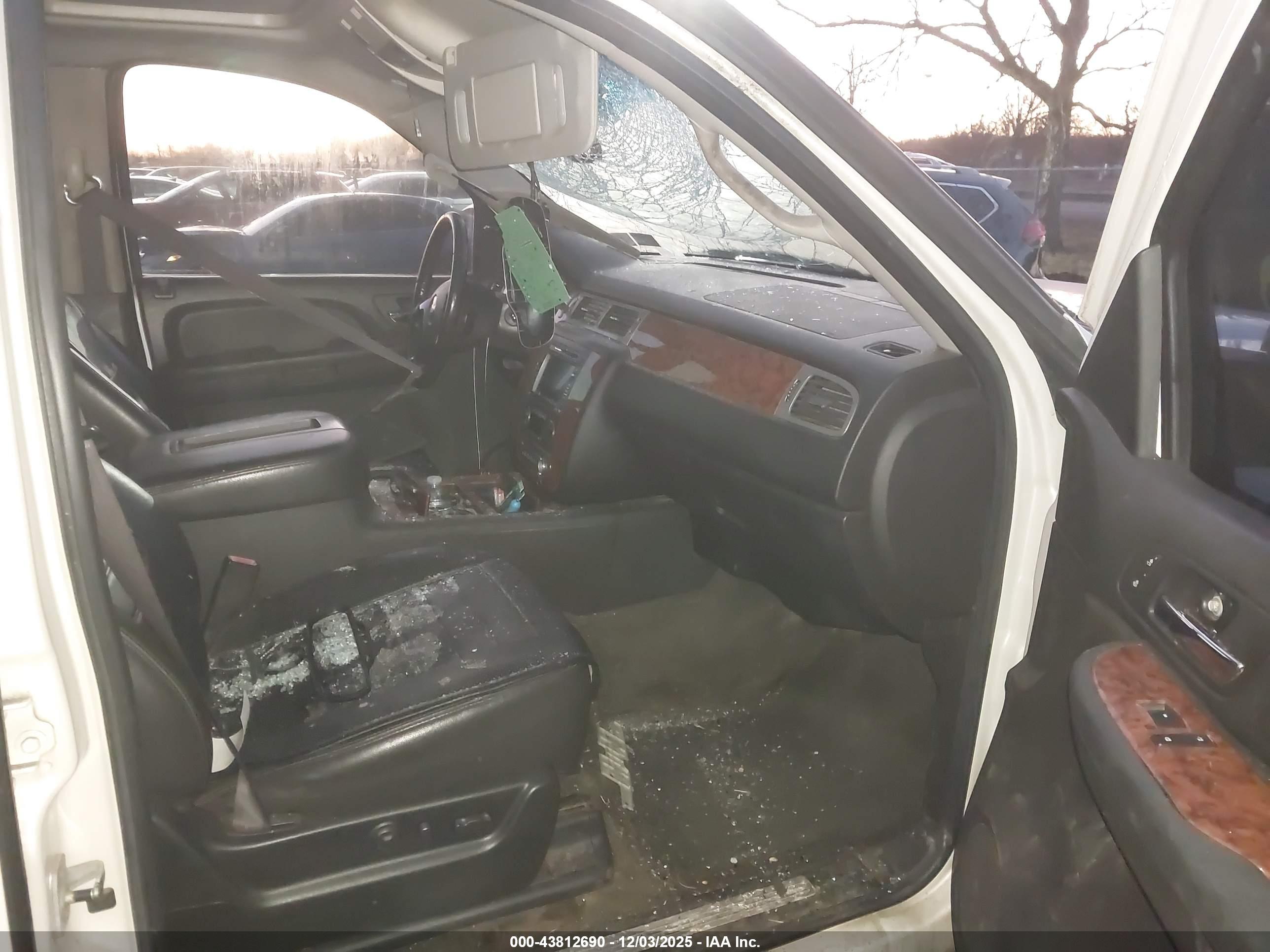 CHEVROLET AVALANCHE image 5
