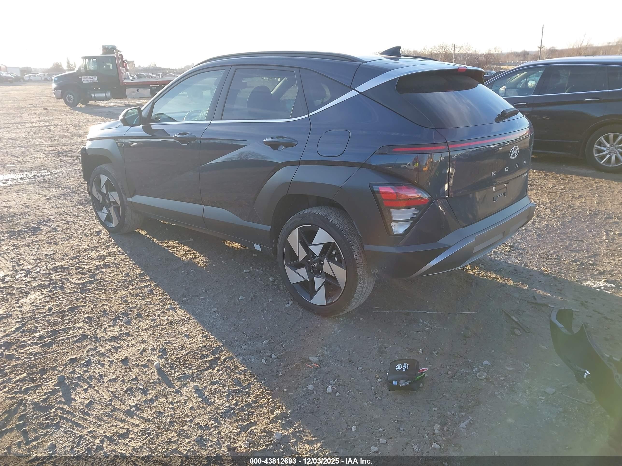 HYUNDAI KONA image 3