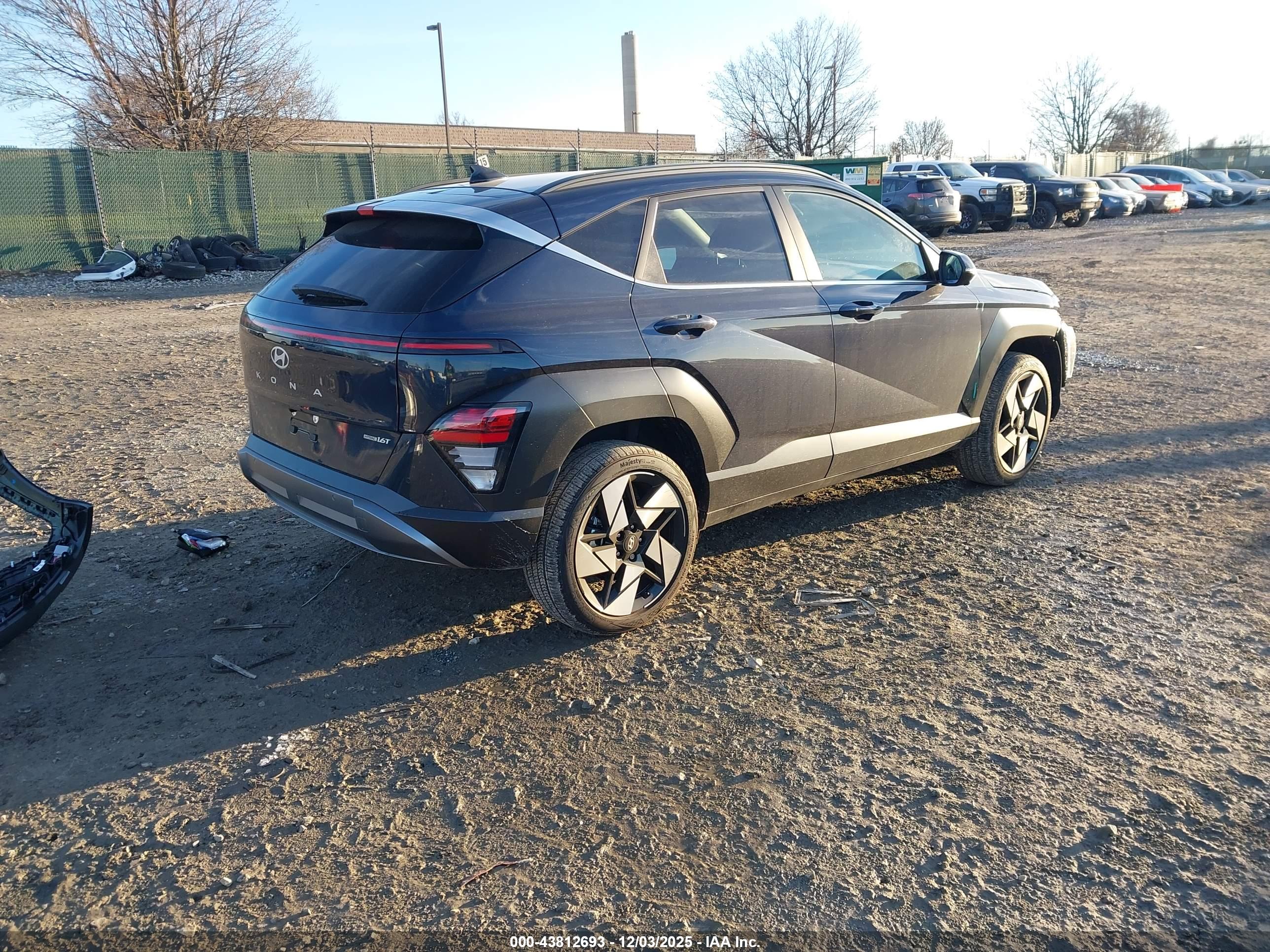 HYUNDAI KONA image 4